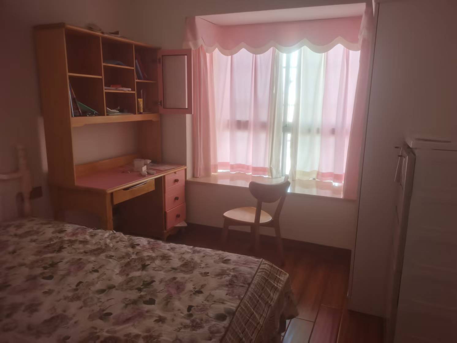 美和小区  3室2厅2卫    3500.0元/月室内图