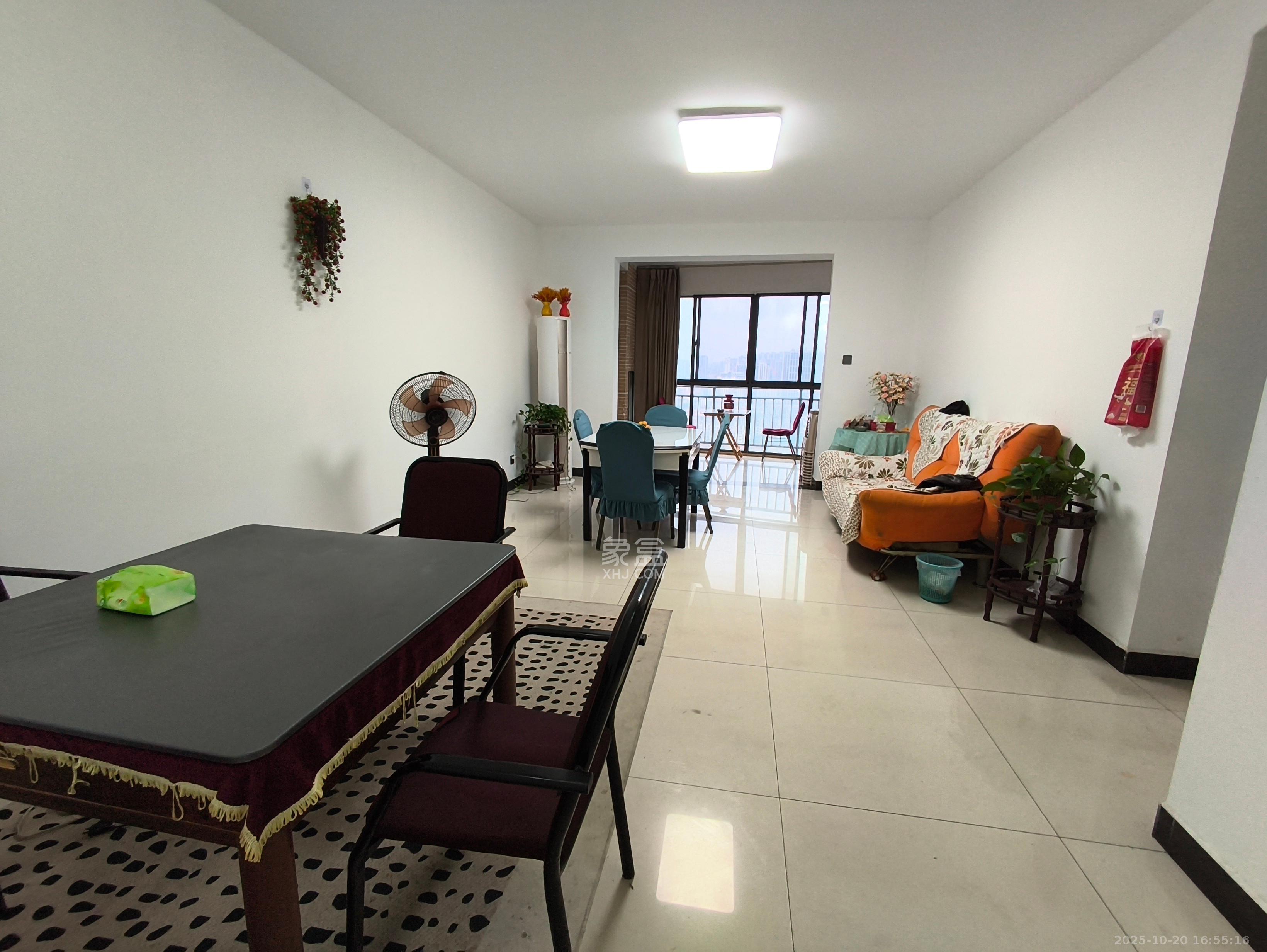 融圣国际  3室2厅2卫    3580.0元/月 融圣国际  3室2厅2卫    3580.0元/月