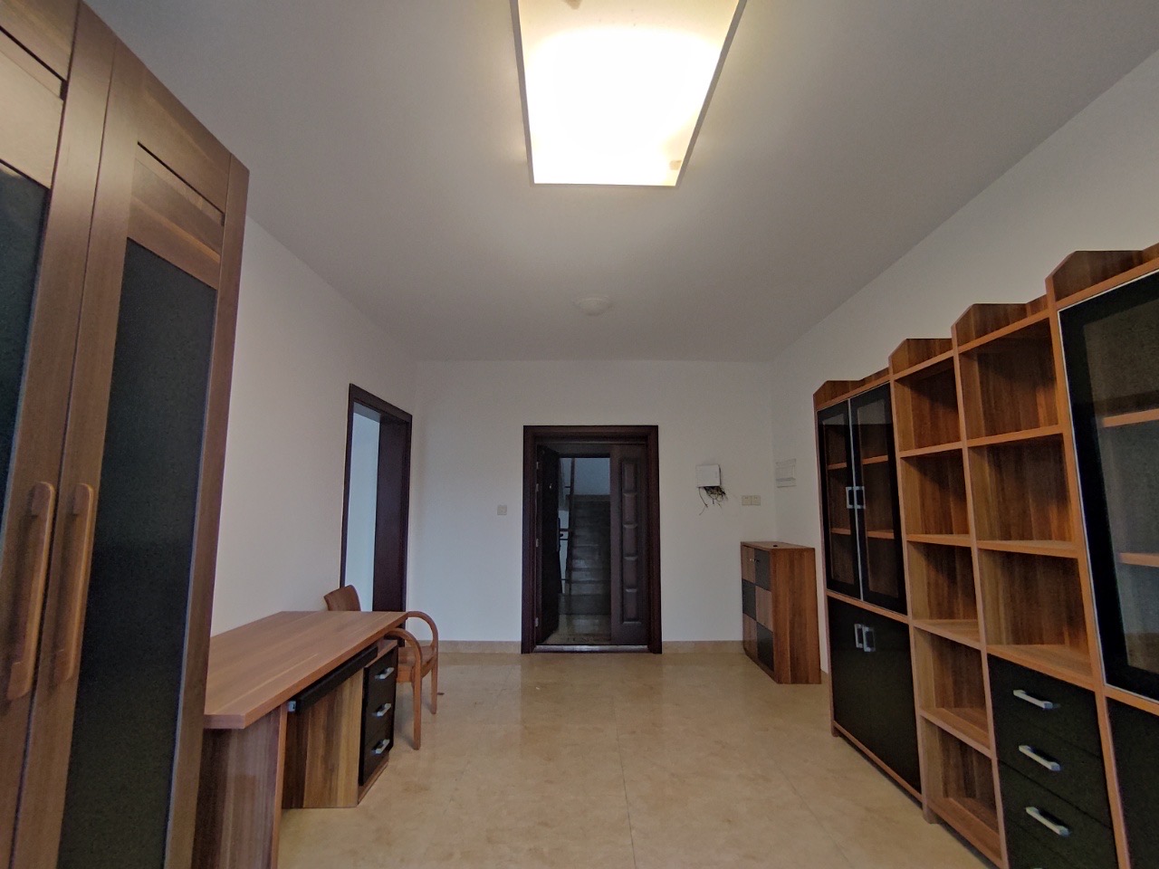 都市森林  5室2厅2卫    3200.0元/月