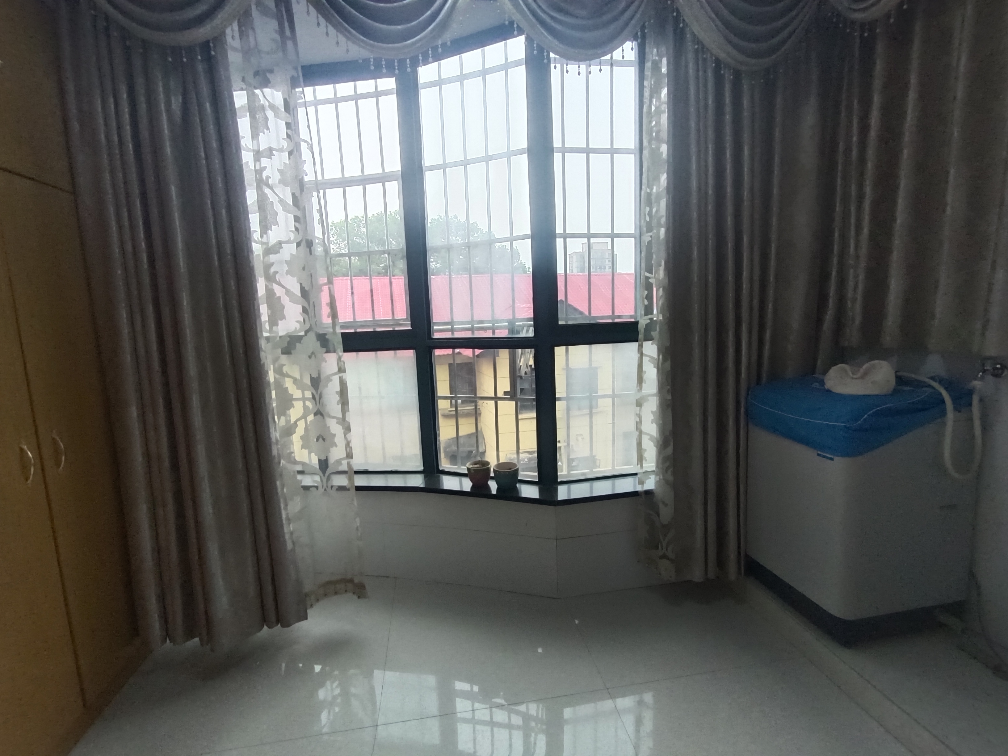 华亿玉锦名城 3室2厅2卫 36.8万 华亿玉锦名城 3室2厅2卫 36.8万客厅