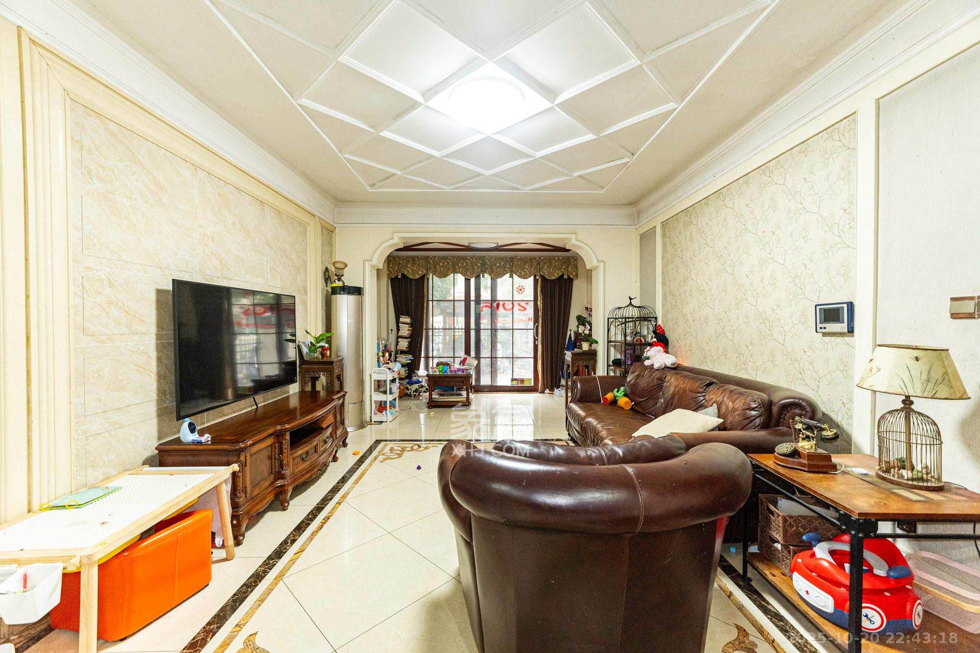 碧桂园威尼斯城  3室2厅2卫    198.0万 碧桂园威尼斯城  3室2厅2卫    198.0万客厅