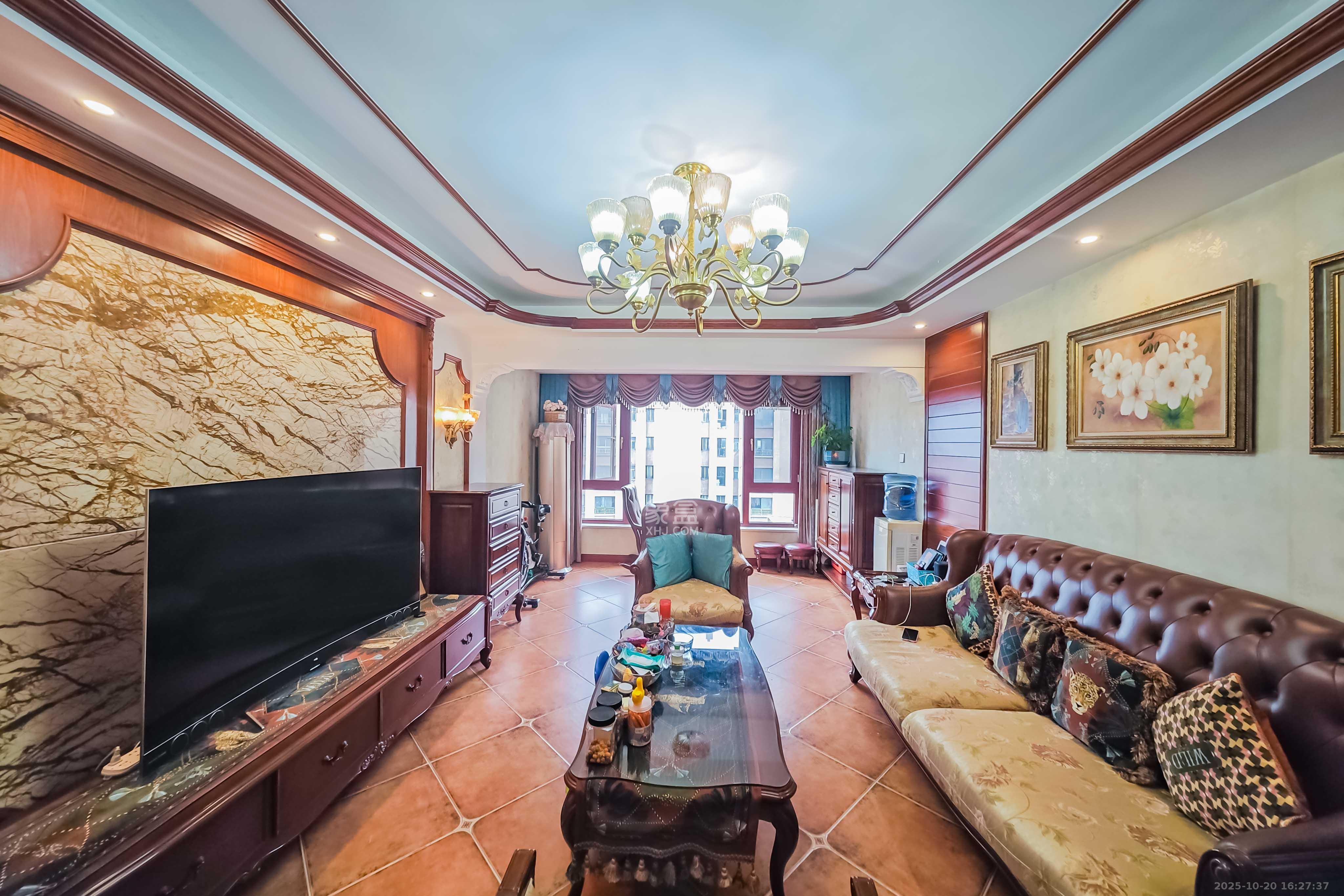 香樟兰亭（朗峰苑）  4室2厅1卫    160.0万客厅