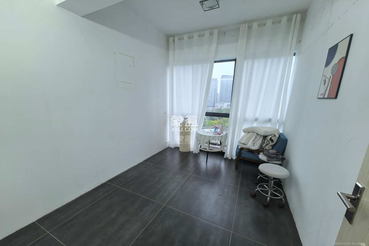 京武浪琴山一、二期 1室1厅1卫 3000.0元/月 京武浪琴山一、二期 1室1厅1卫 3000.0元/月室内图