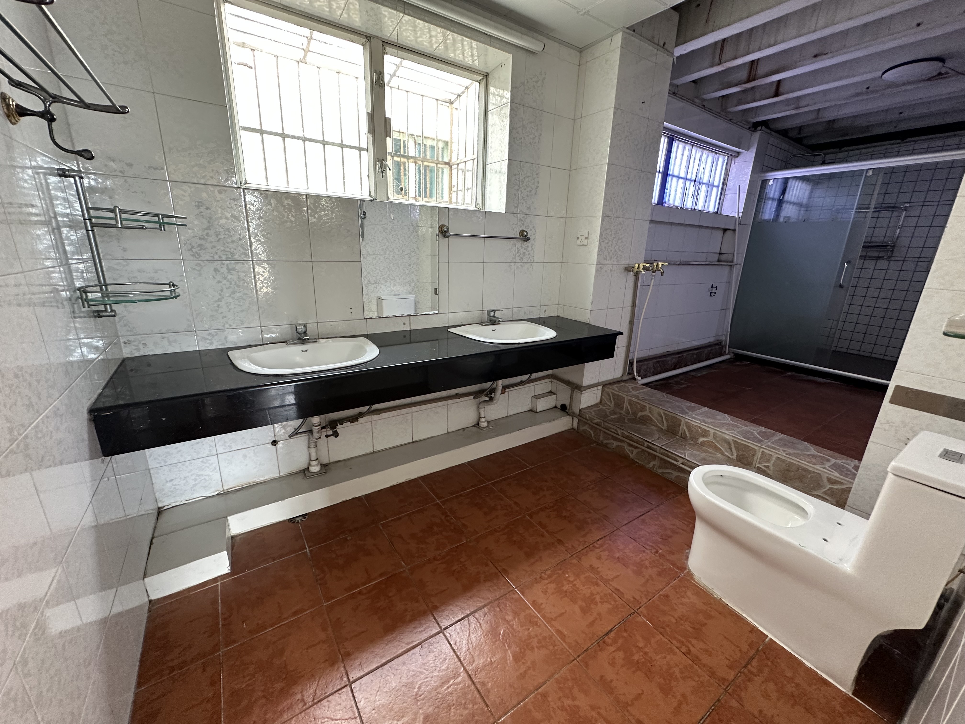 置地花园 3室2厅2卫 190.0万 置地花园 3室2厅2卫 190.0万客厅