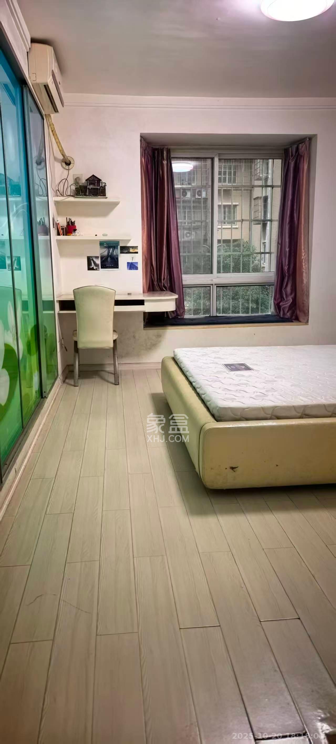 海利科院佳园  3室2厅2卫    2400.0元/月