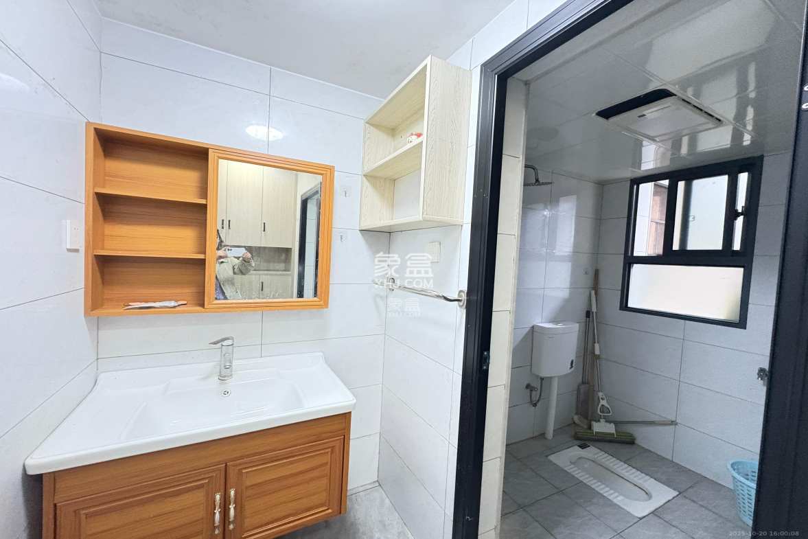 莲香园 2室1厅1卫 1700.0元/月 莲香园 2室1厅1卫 1700.0元/月室内图