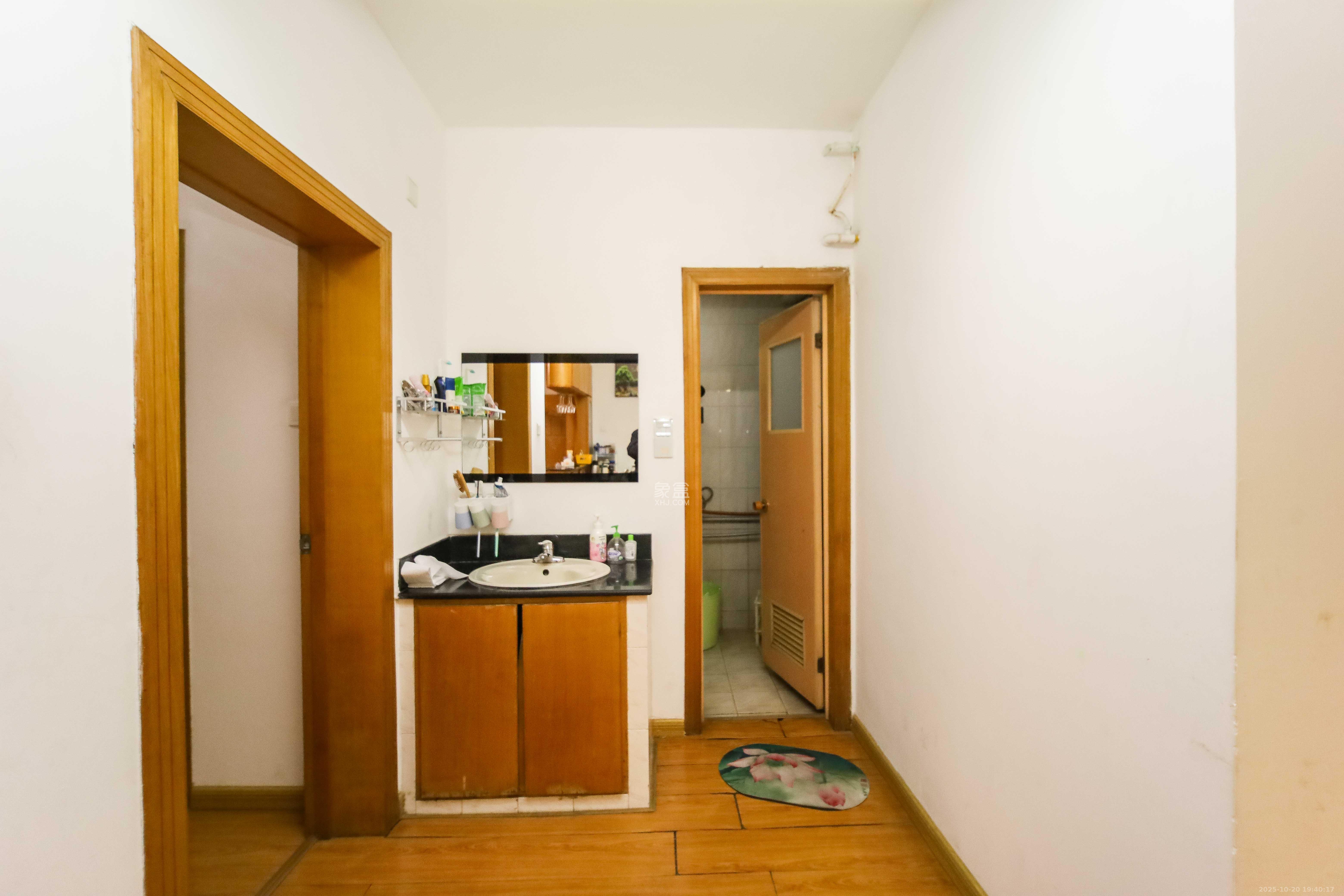 保利苑  3室2厅2卫    56.0万其他