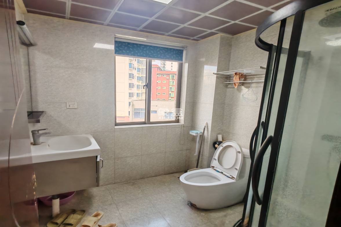 禧福新城 1室2厅1卫 2200.0元/月 禧福新城 1室2厅1卫 2200.0元/月室内图