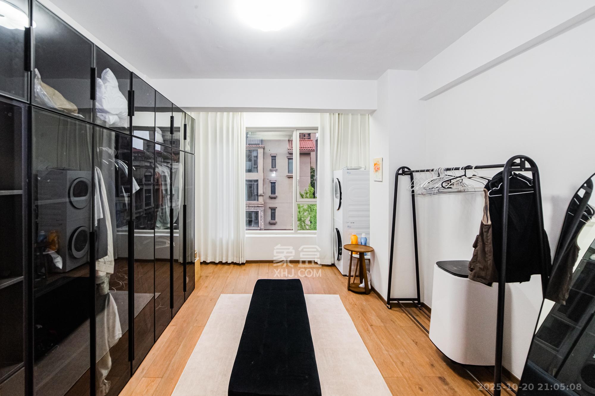 珠江郦城璞墅  5室2厅2卫    480.0万 珠江郦城璞墅  5室2厅2卫    480.0万卧室