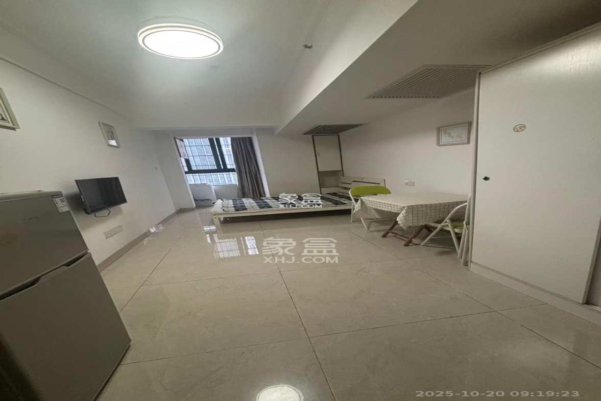 凯通国际城(凯通朝庭)  1室1厅1卫    1350.0元/月 凯通国际城(凯通朝庭)  1室1厅1卫    1350.0元/月室内图