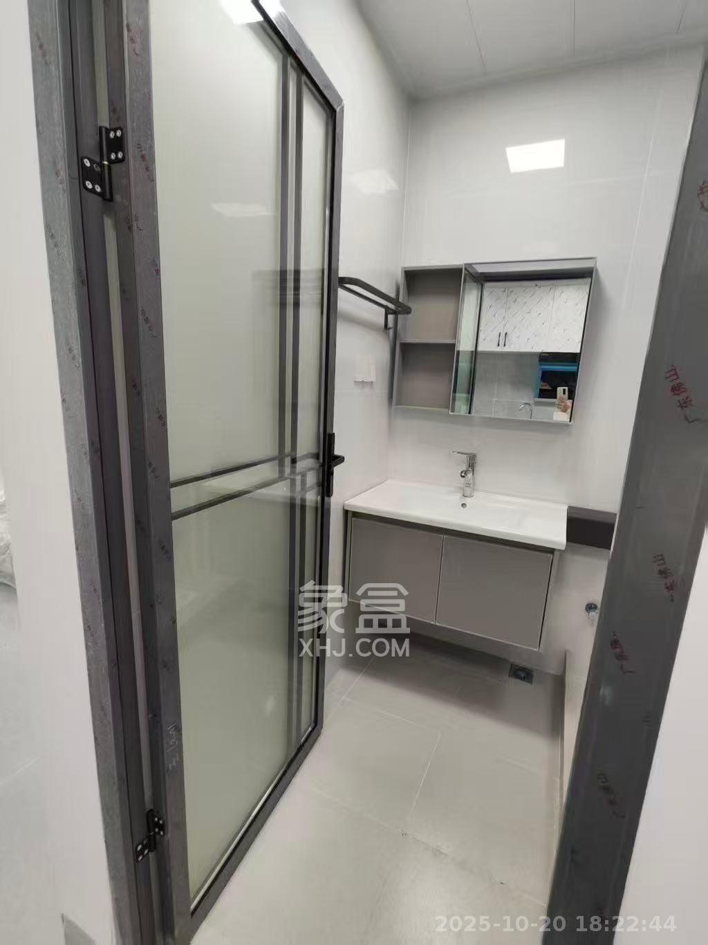 绿地商务广场 1室1厅1卫 1680.0元/月 绿地商务广场 1室1厅1卫 1680.0元/月室内图