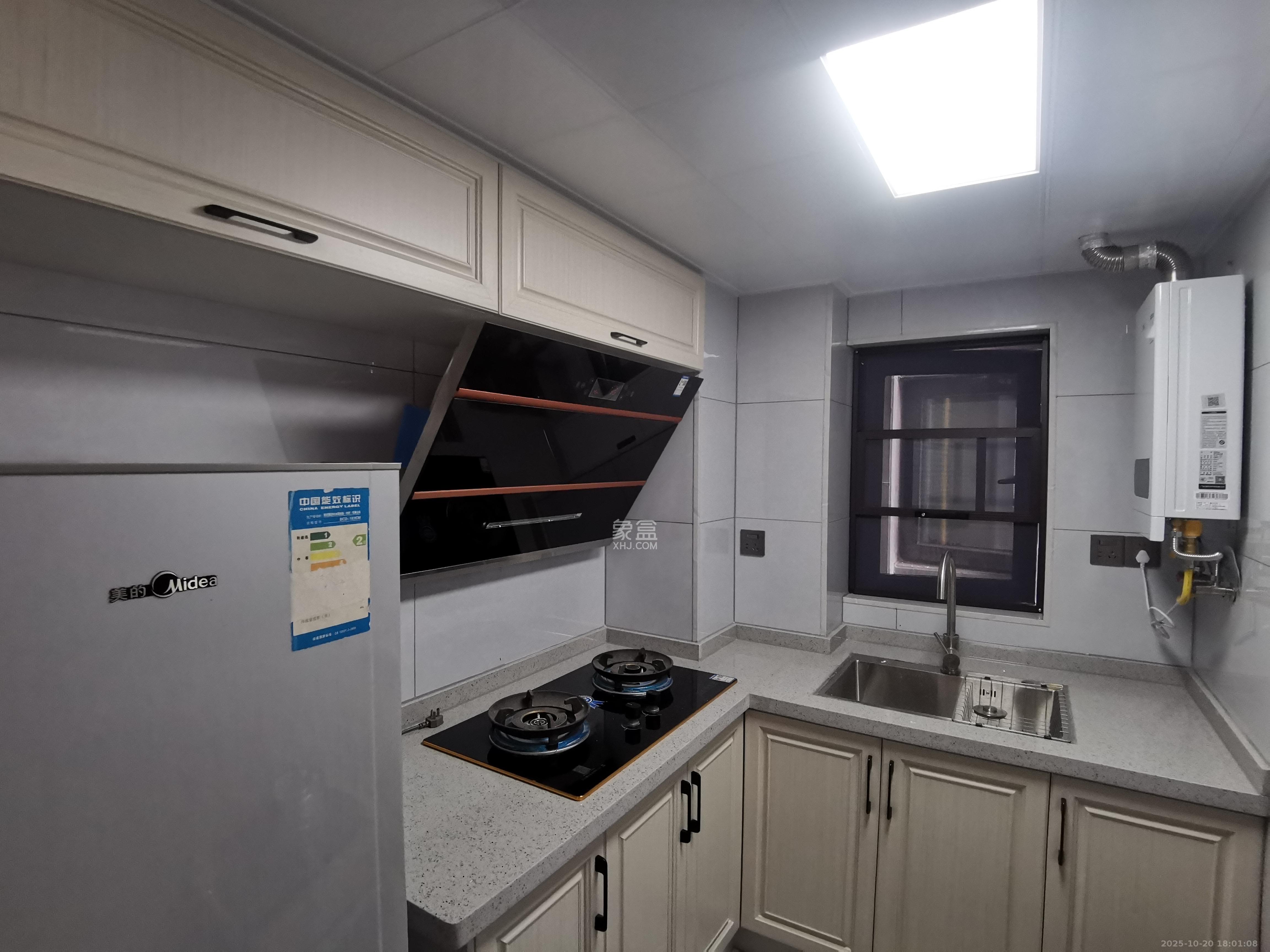 万科金色梦想B区  2室1厅1卫    2500.0元/月室内图