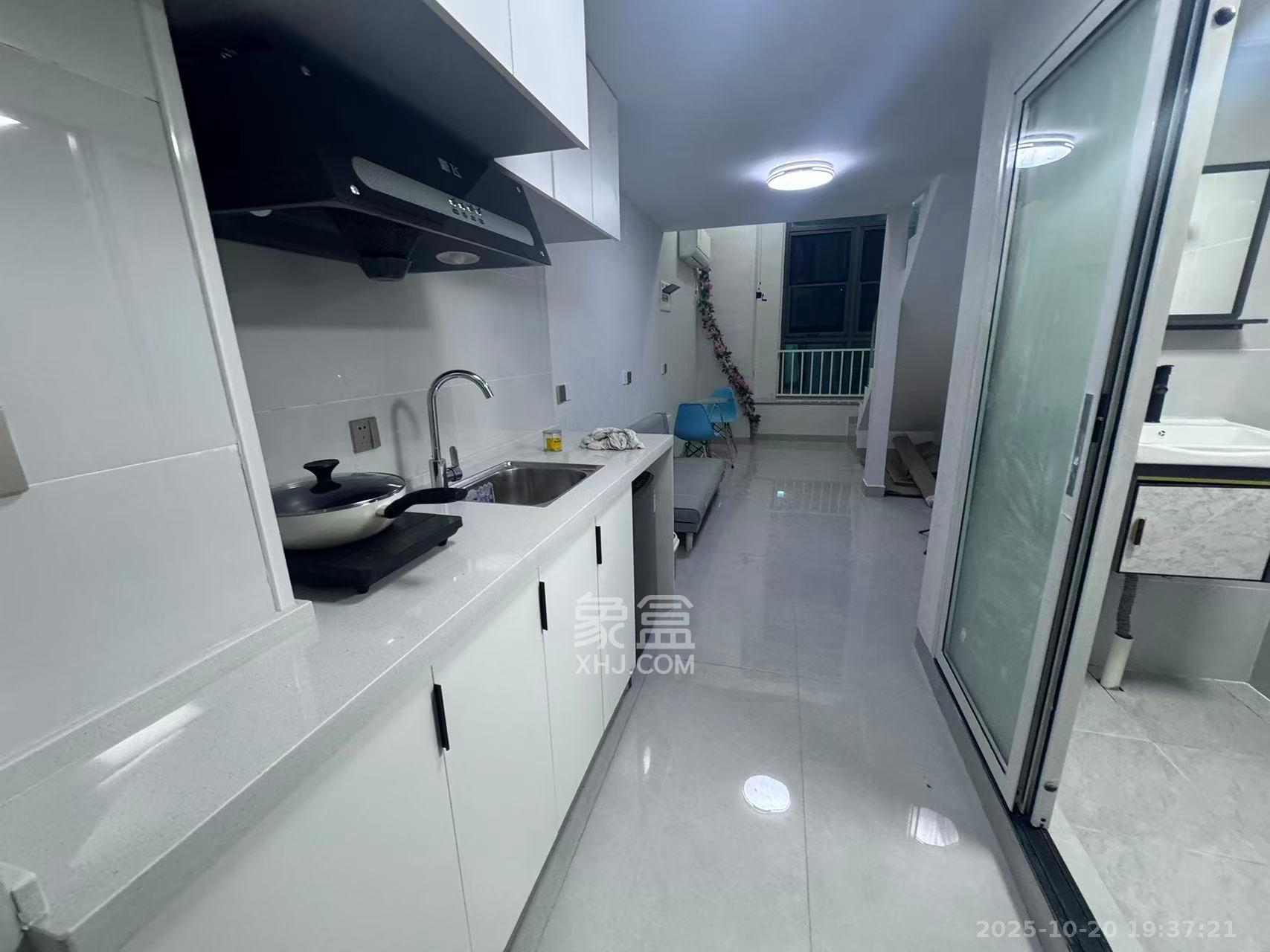 绿地商务广场 1室1厅1卫 1800.0元/月 绿地商务广场 1室1厅1卫 1800.0元/月室内图