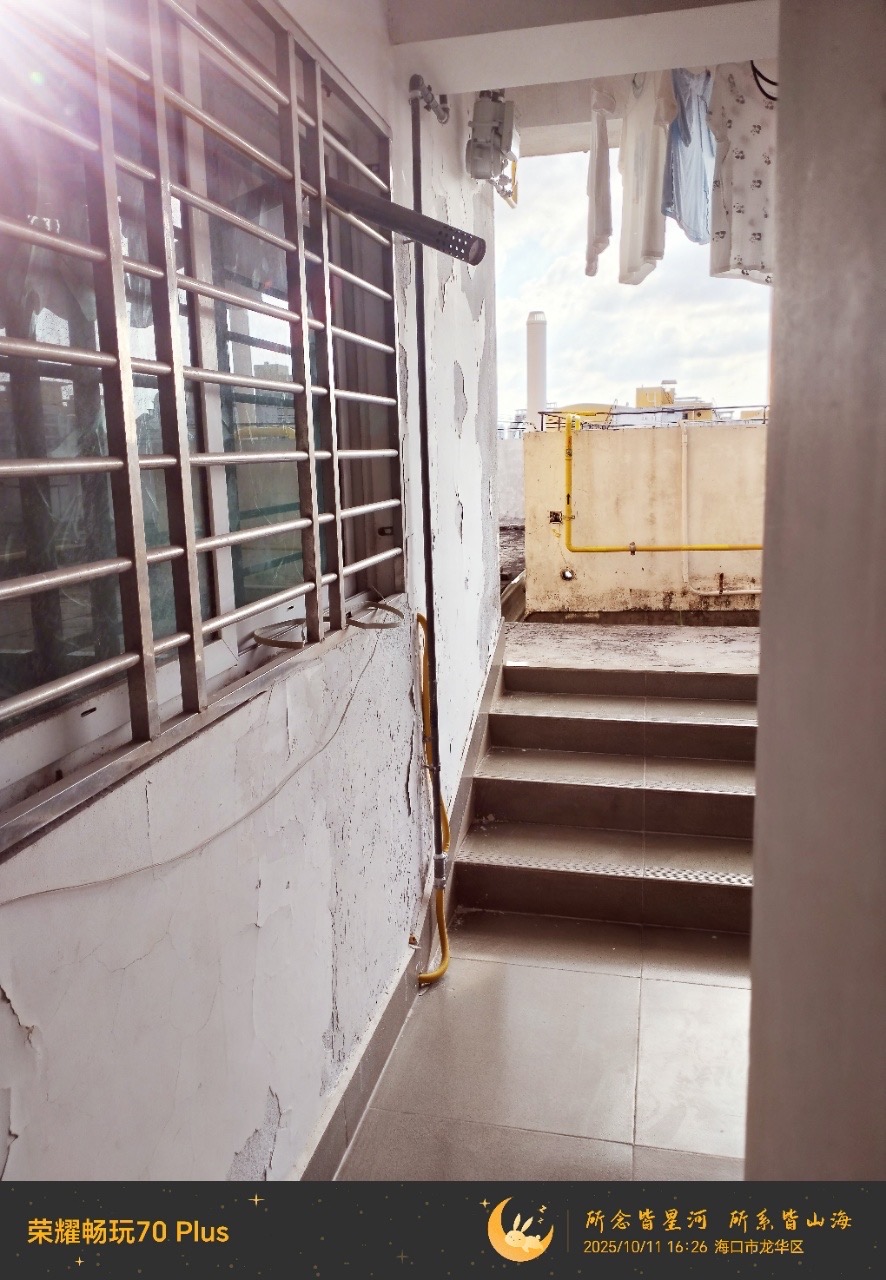 富丽花园  2室2厅1卫    105.0万 富丽花园  2室2厅1卫    105.0万客厅