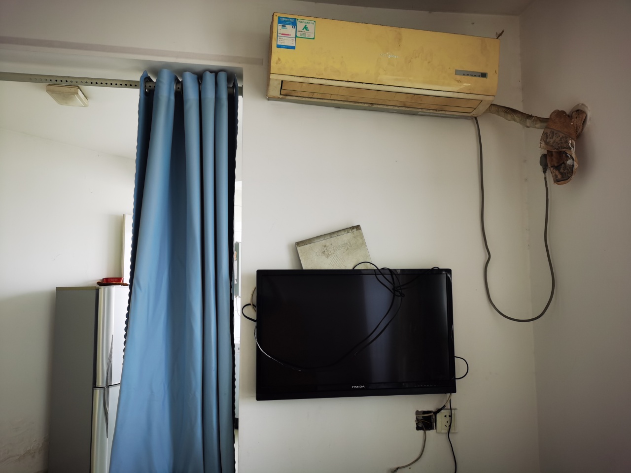 万城国际  1室1厅1卫    700.0元/月 万城国际  1室1厅1卫    700.0元/月室内图