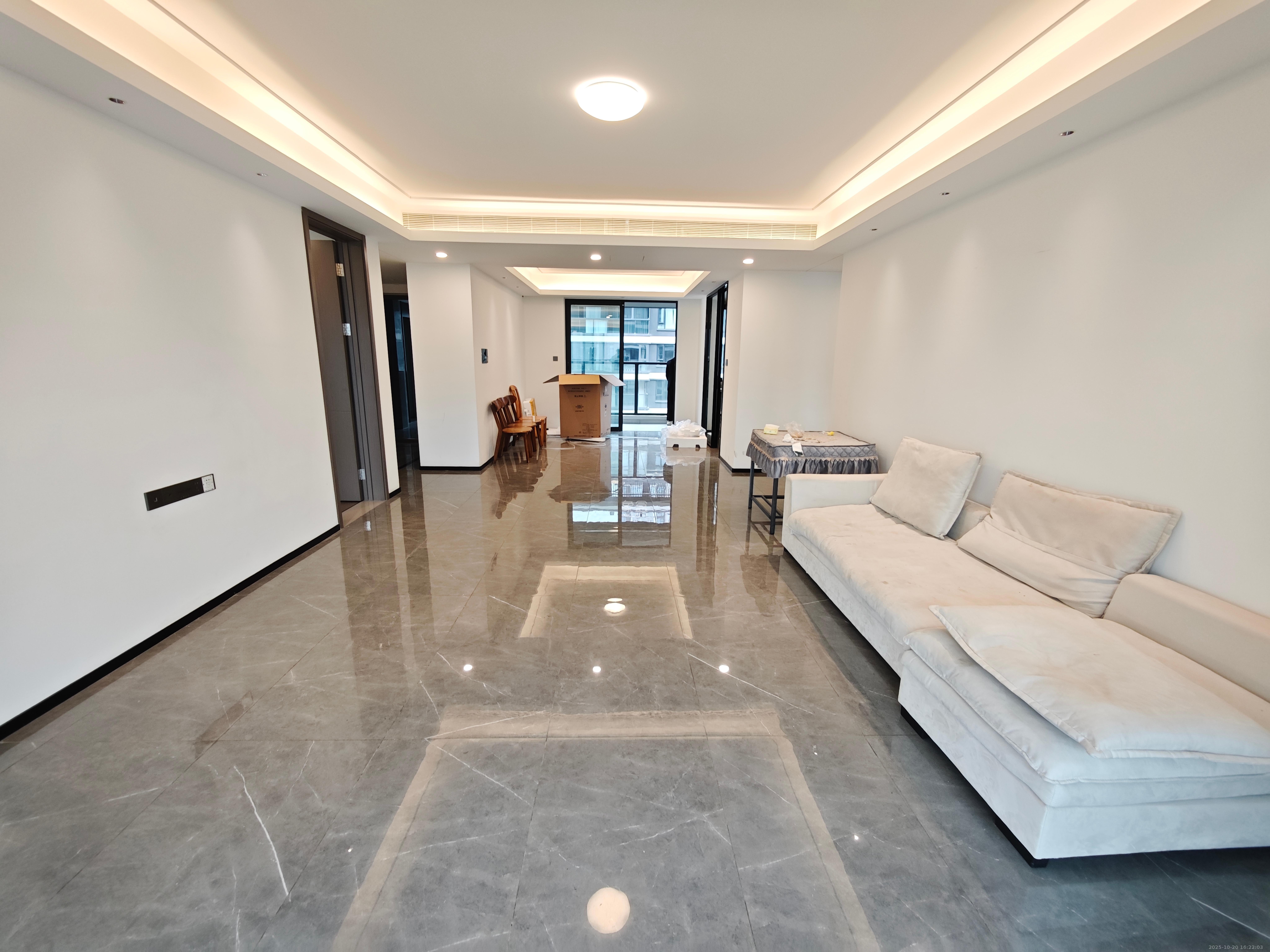 美的云樾  4室2厅3卫    4300.0元/月室内图