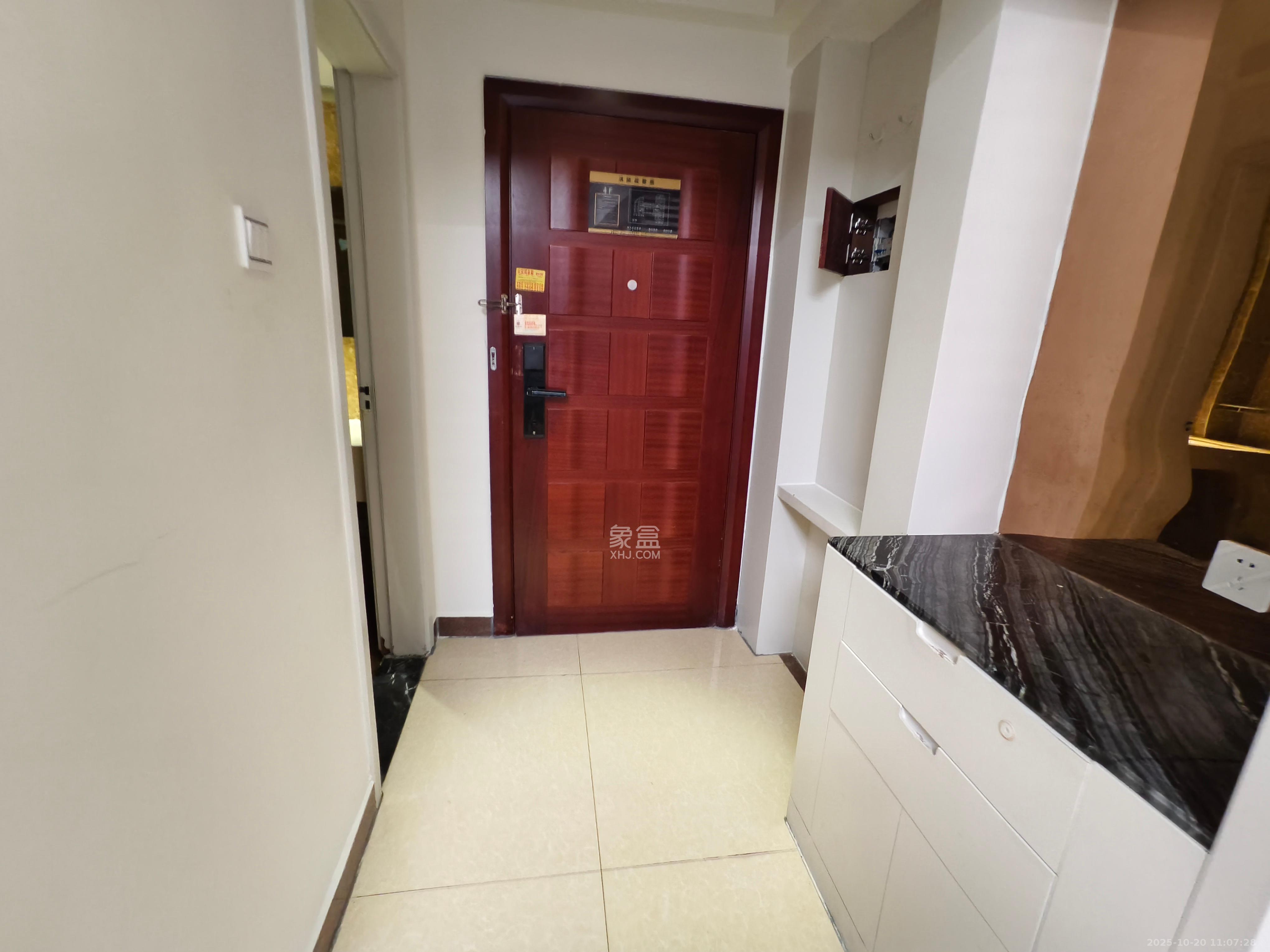 东塘瑞府  1室1厅1卫    1300.0元/月