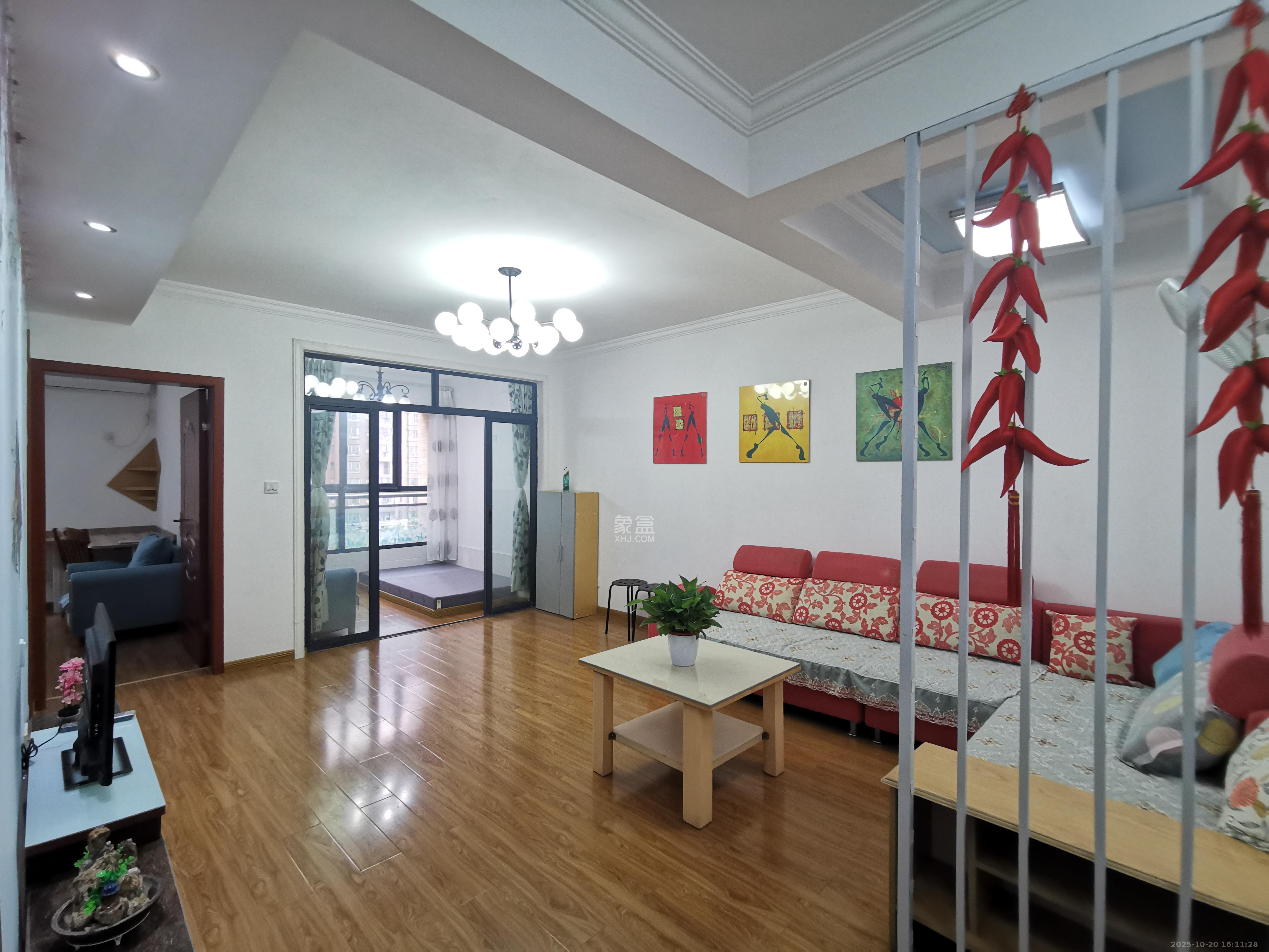 湘府9号  2室1厅1卫    2100.0元/月室内图