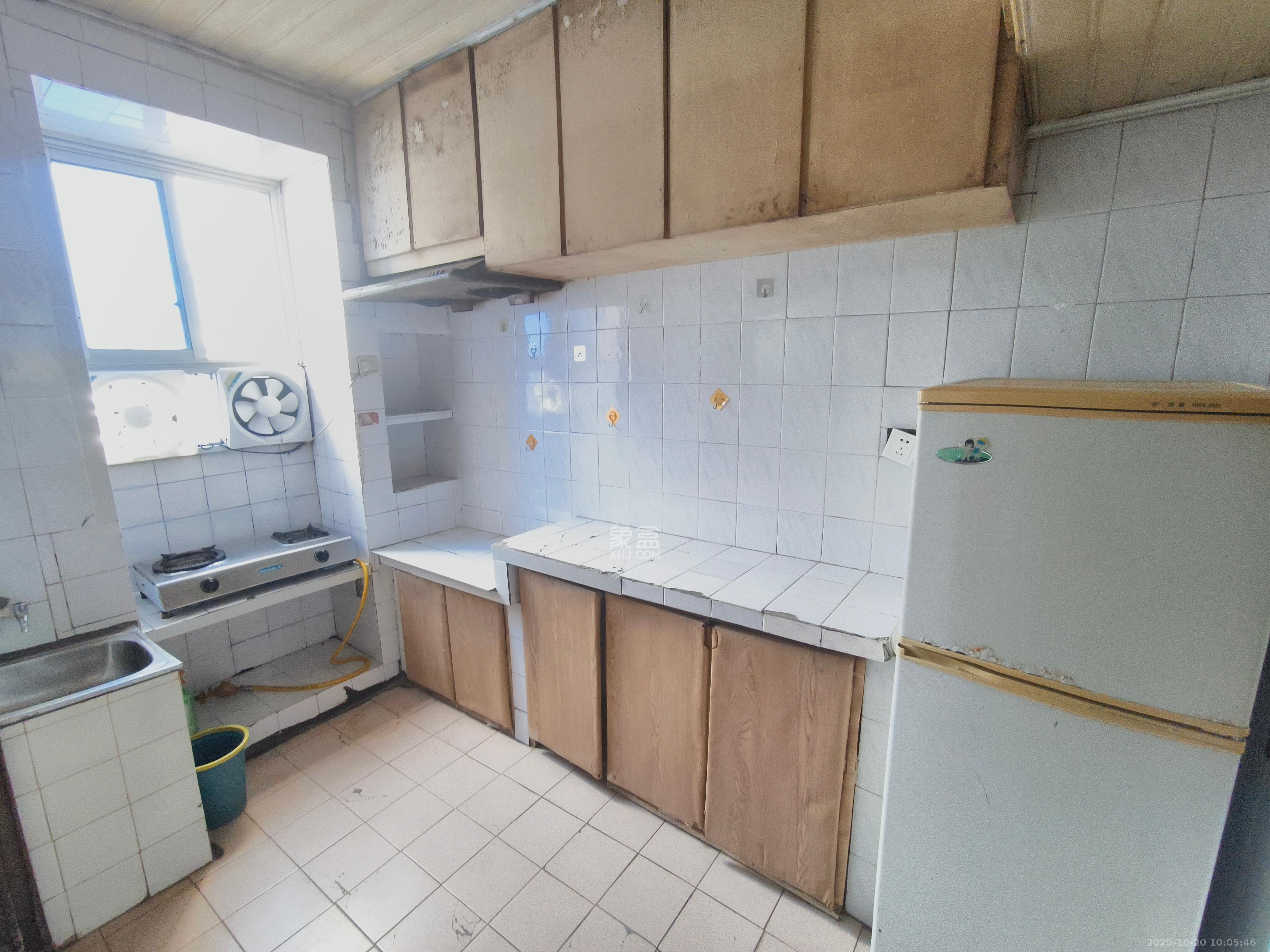 芙蓉区工商局宿舍(五里牌社区物业服务中心) 3室1厅1卫 1100.0元/月 芙蓉区工商局宿舍(五里牌社区物业服务中心) 3室1厅1卫 1100.0元/月室内图