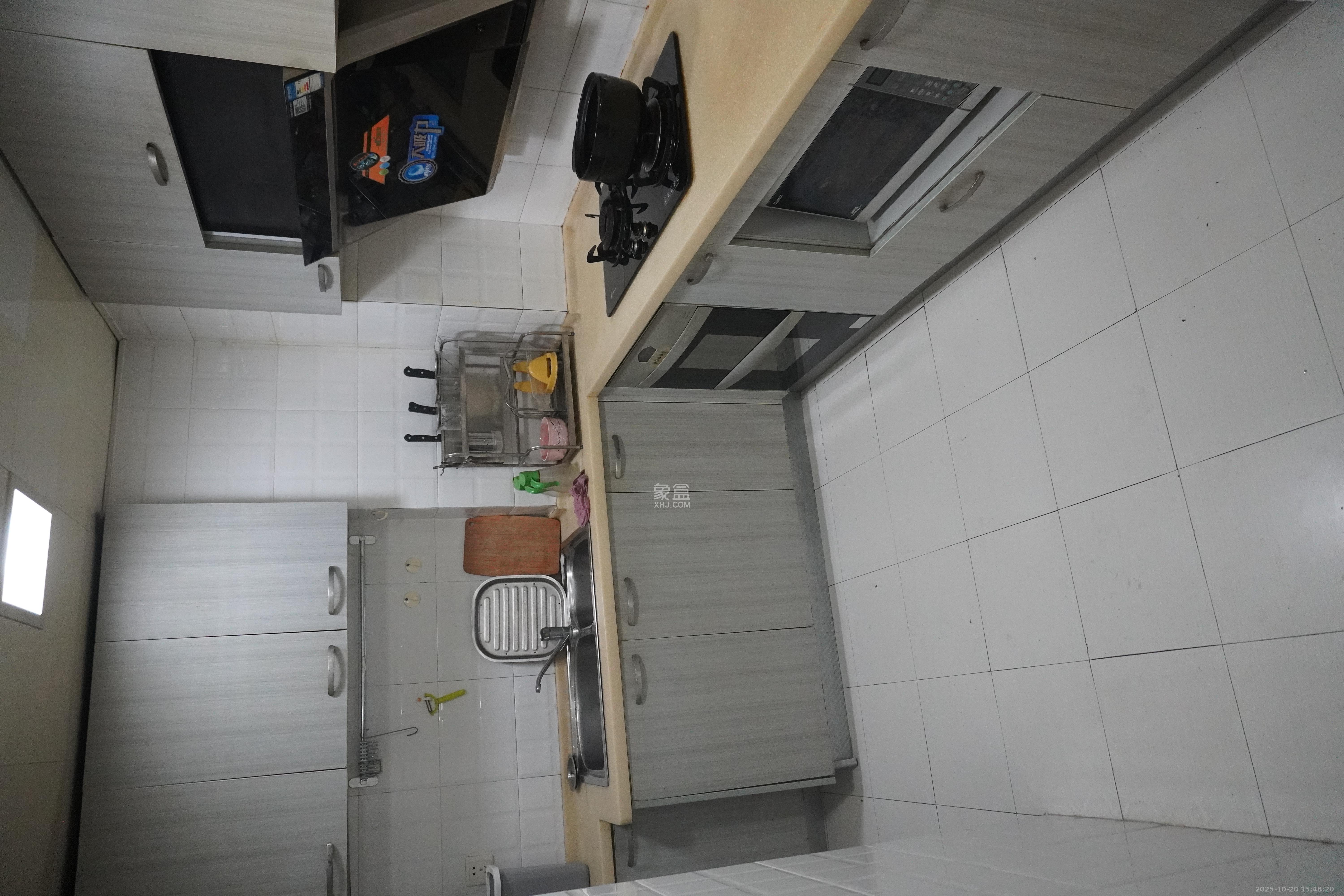 嘉逸名庭  3室2厅1卫    2400.0元/月室内图