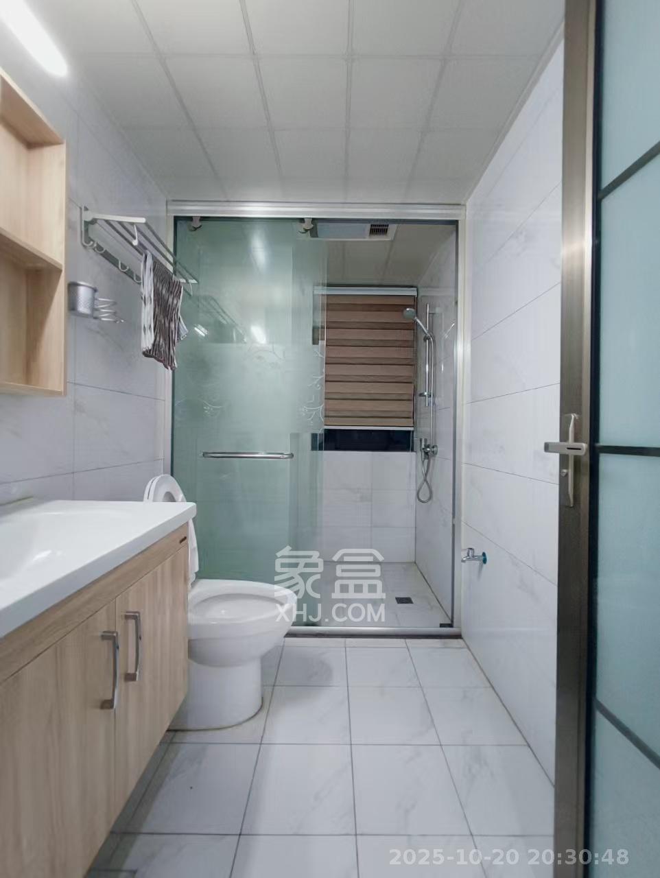 海德公园  4室2厅2卫    2500.0元/月 海德公园  4室2厅2卫    2500.0元/月室内图