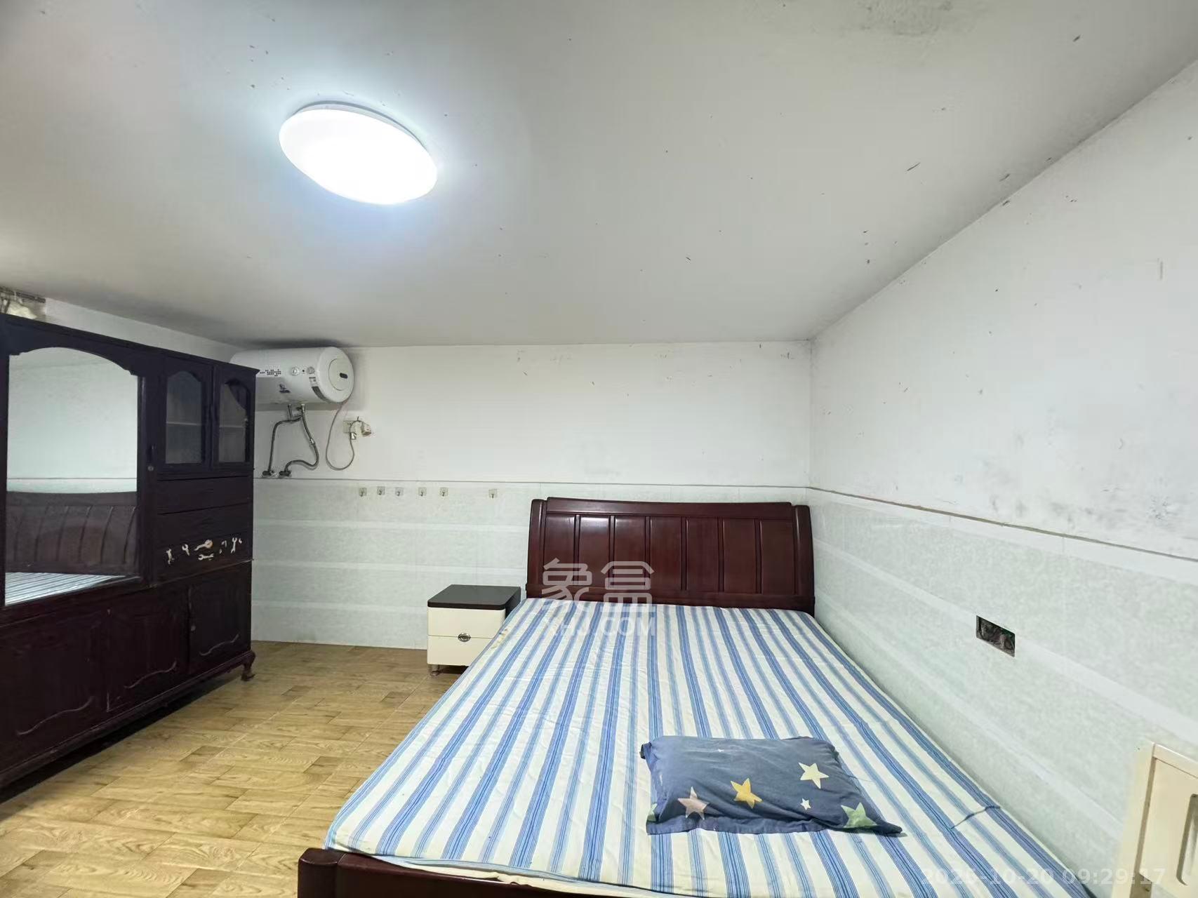 恩瑞麓山名园(龙王港小区)  1室0厅1卫    700.0元/月 恩瑞麓山名园(龙王港小区)  1室0厅1卫    700.0元/月室内图