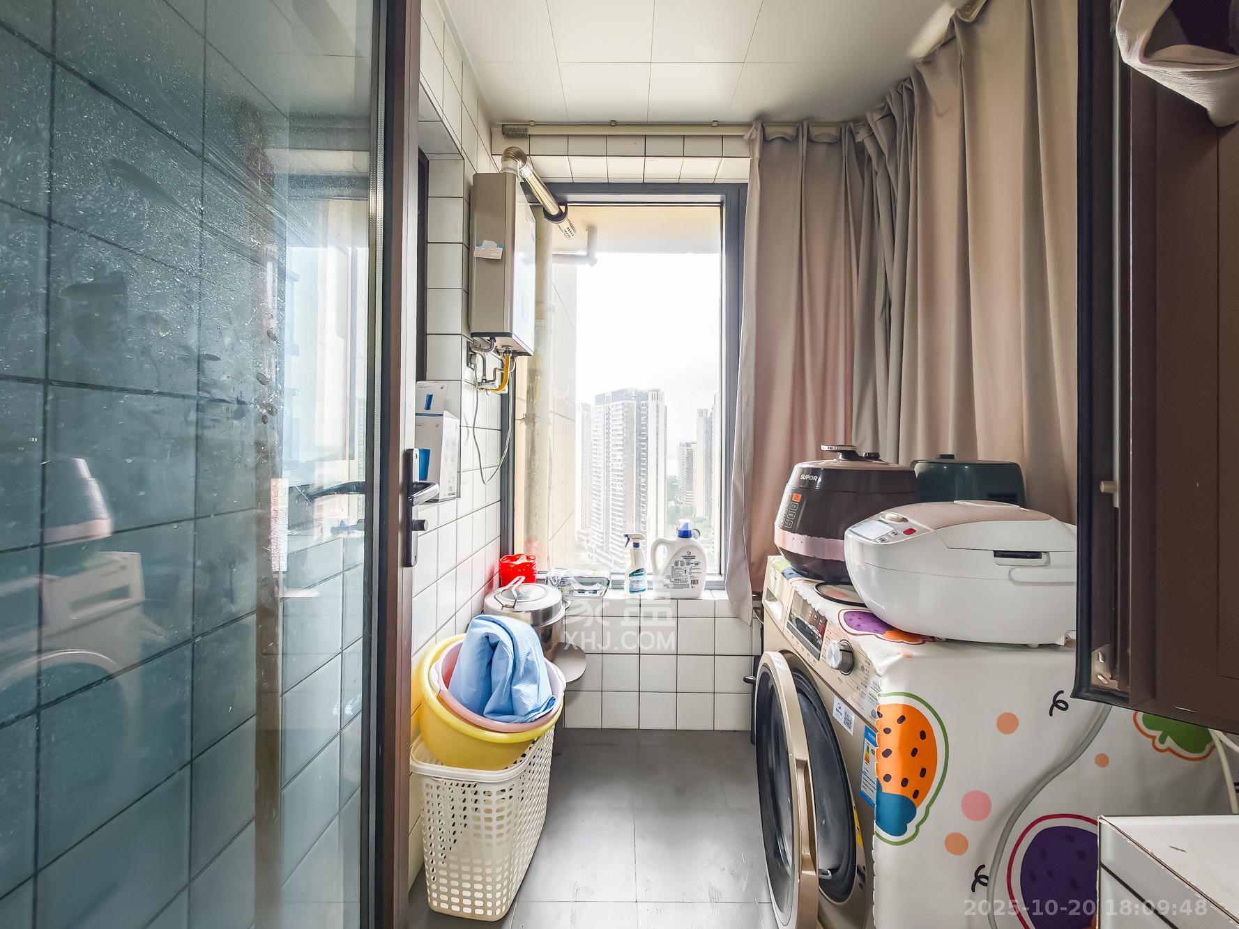 山语城三期 3室2厅2卫 95.0万 山语城三期 3室2厅2卫 95.0万阳台