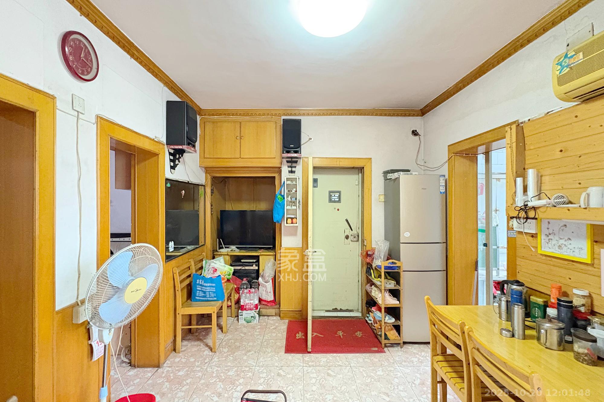 杨家山汽修厂宿舍  2室1厅1卫    38.0万 杨家山汽修厂宿舍  2室1厅1卫    38.0万客厅