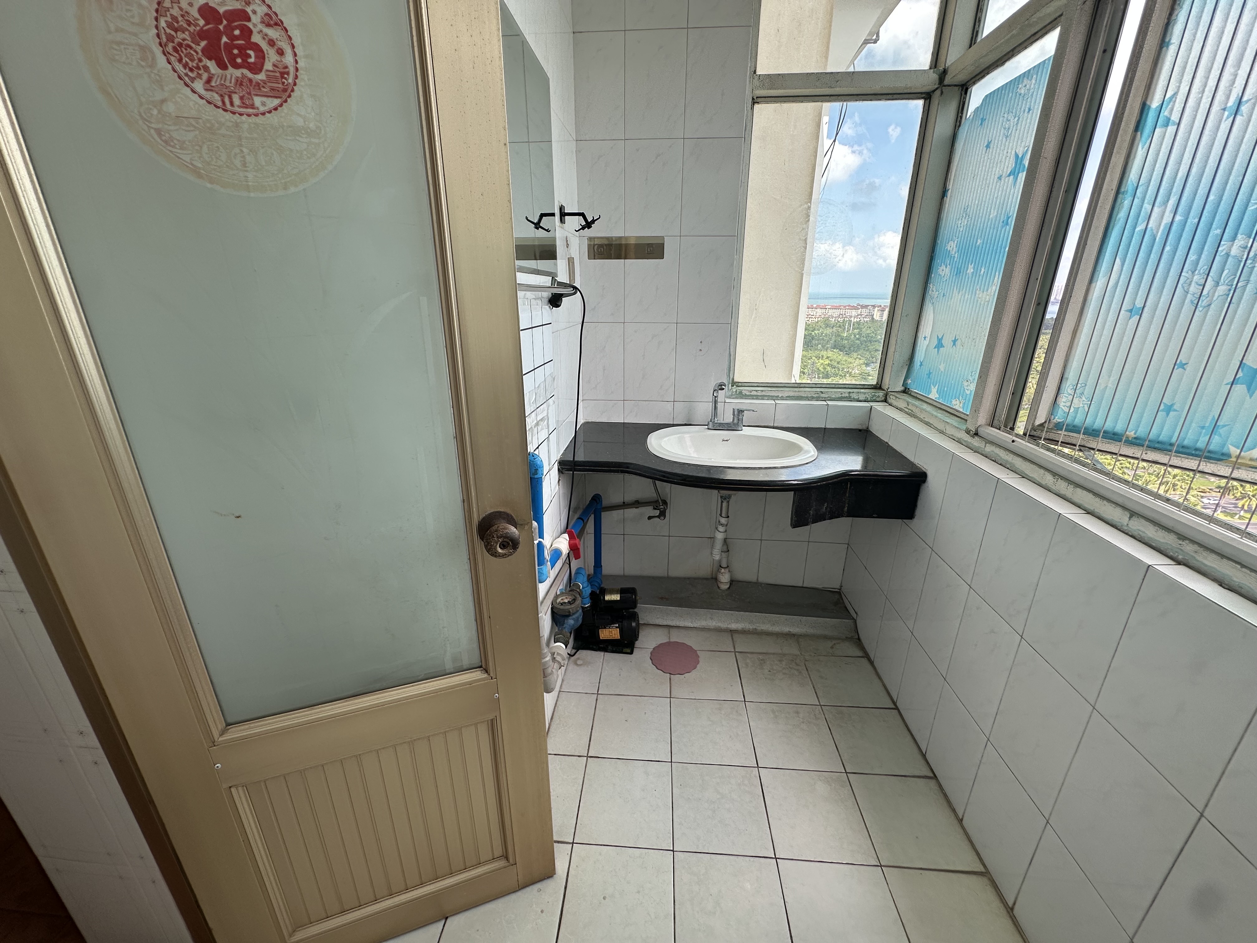 置地花园 3室2厅2卫 190.0万 置地花园 3室2厅2卫 190.0万客厅