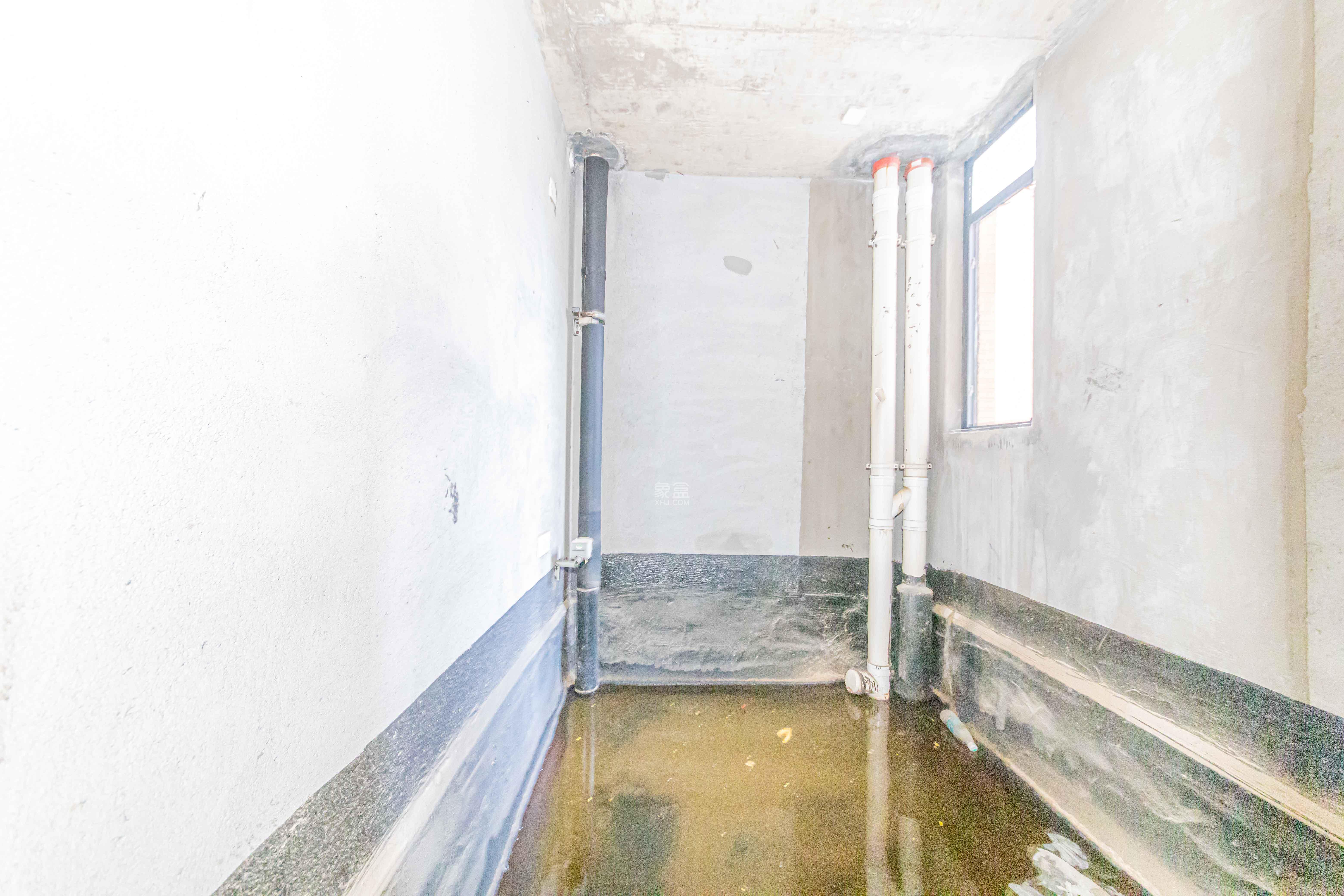 润江榕园  4室2厅2卫    243.0万卫生间