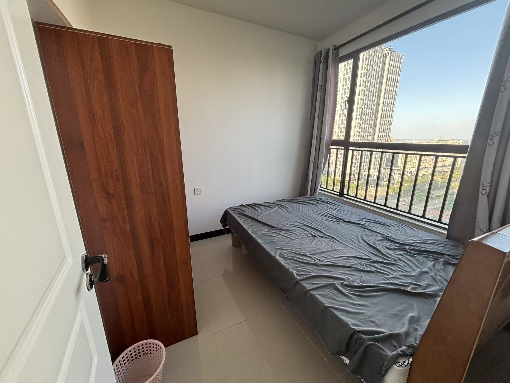 华盛国际公寓  3室2厅1卫    1800.0元/月 华盛国际公寓  3室2厅1卫    1800.0元/月室内图