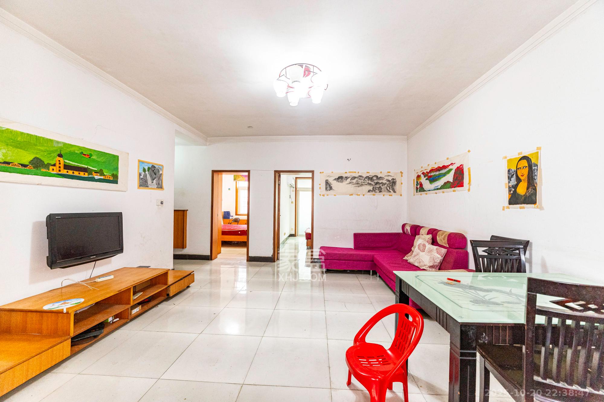 湘绣城  2室1厅1卫    27.0万客厅