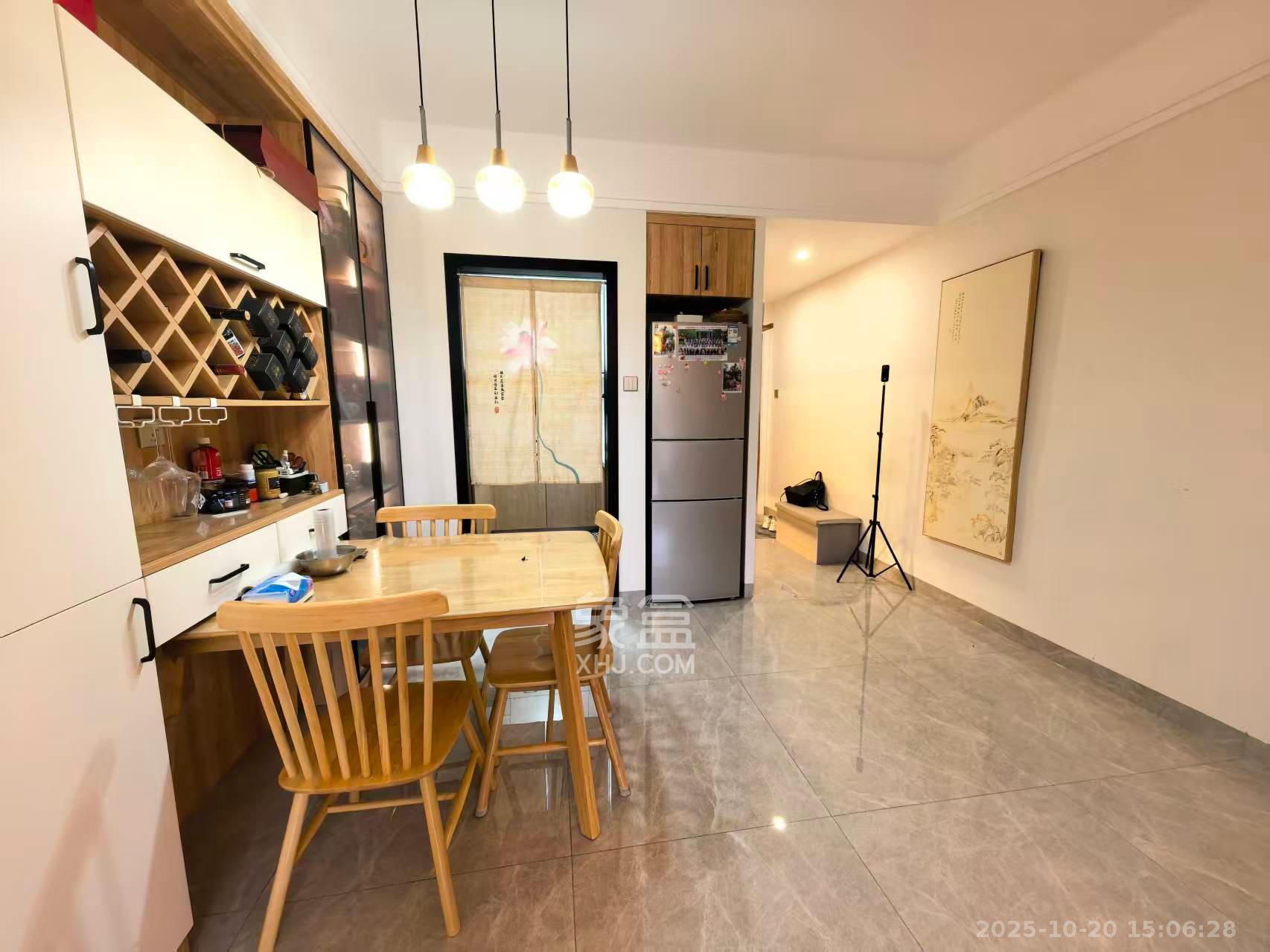 中国铁建梅溪青秀三期  3室2厅2卫    3400.0元/月室内图