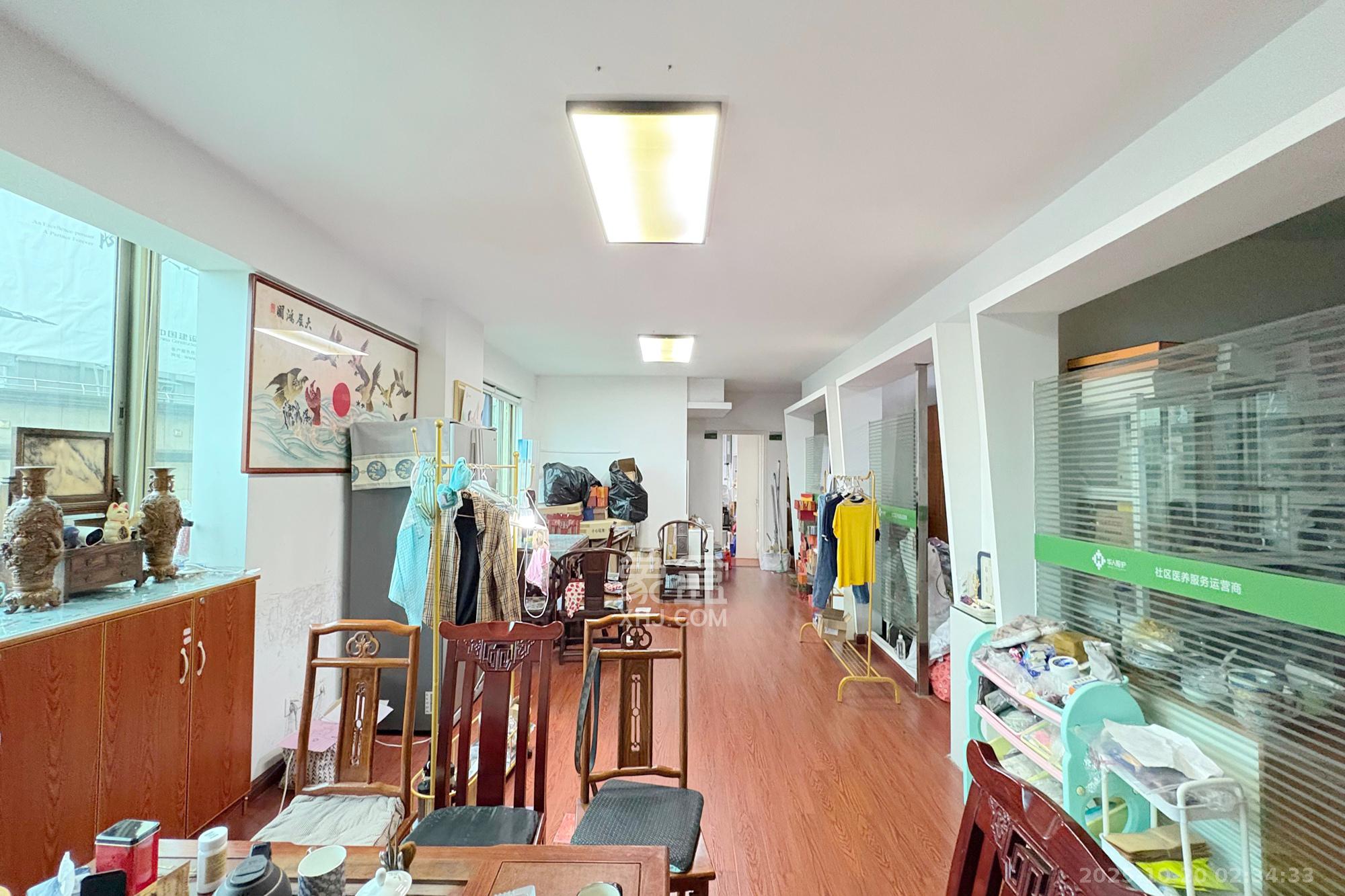 华天新城  4室1厅2卫    120.0万 华天新城  4室1厅2卫    120.0万客厅