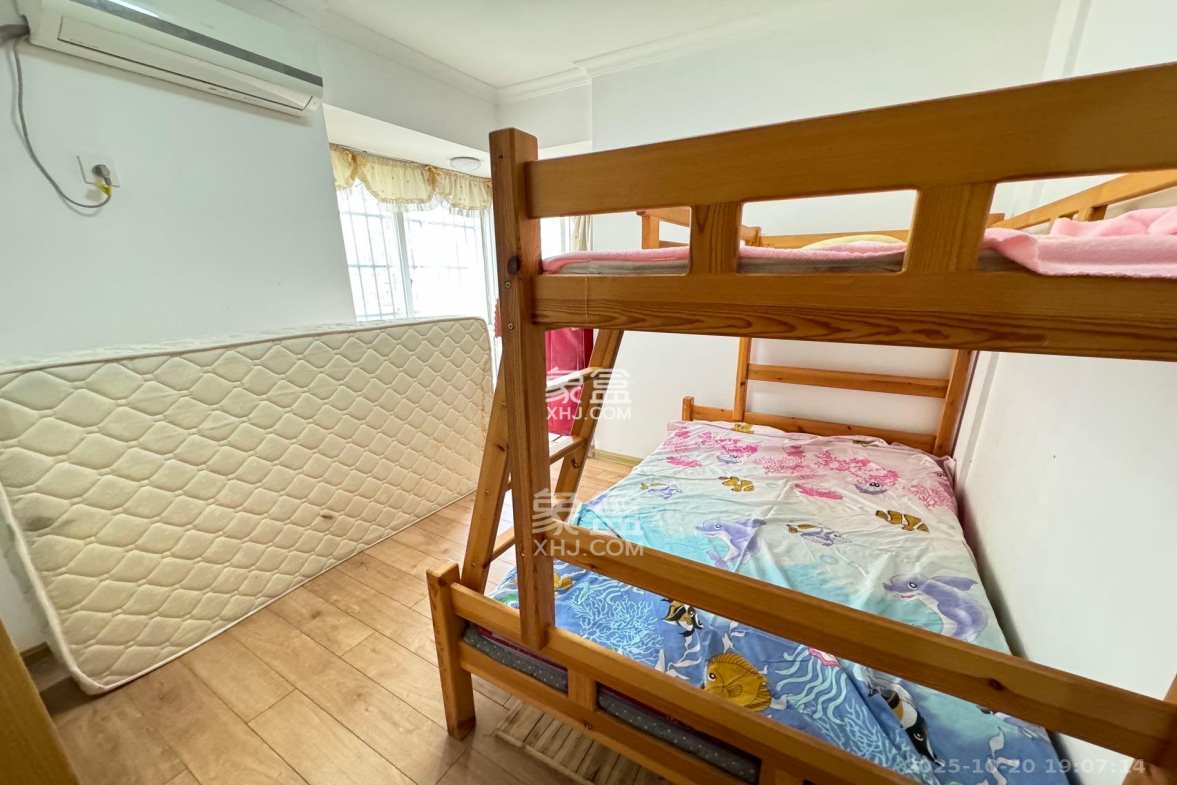 圣力华苑 3室2厅1卫 1750.0元/月 圣力华苑 3室2厅1卫 1750.0元/月室内图