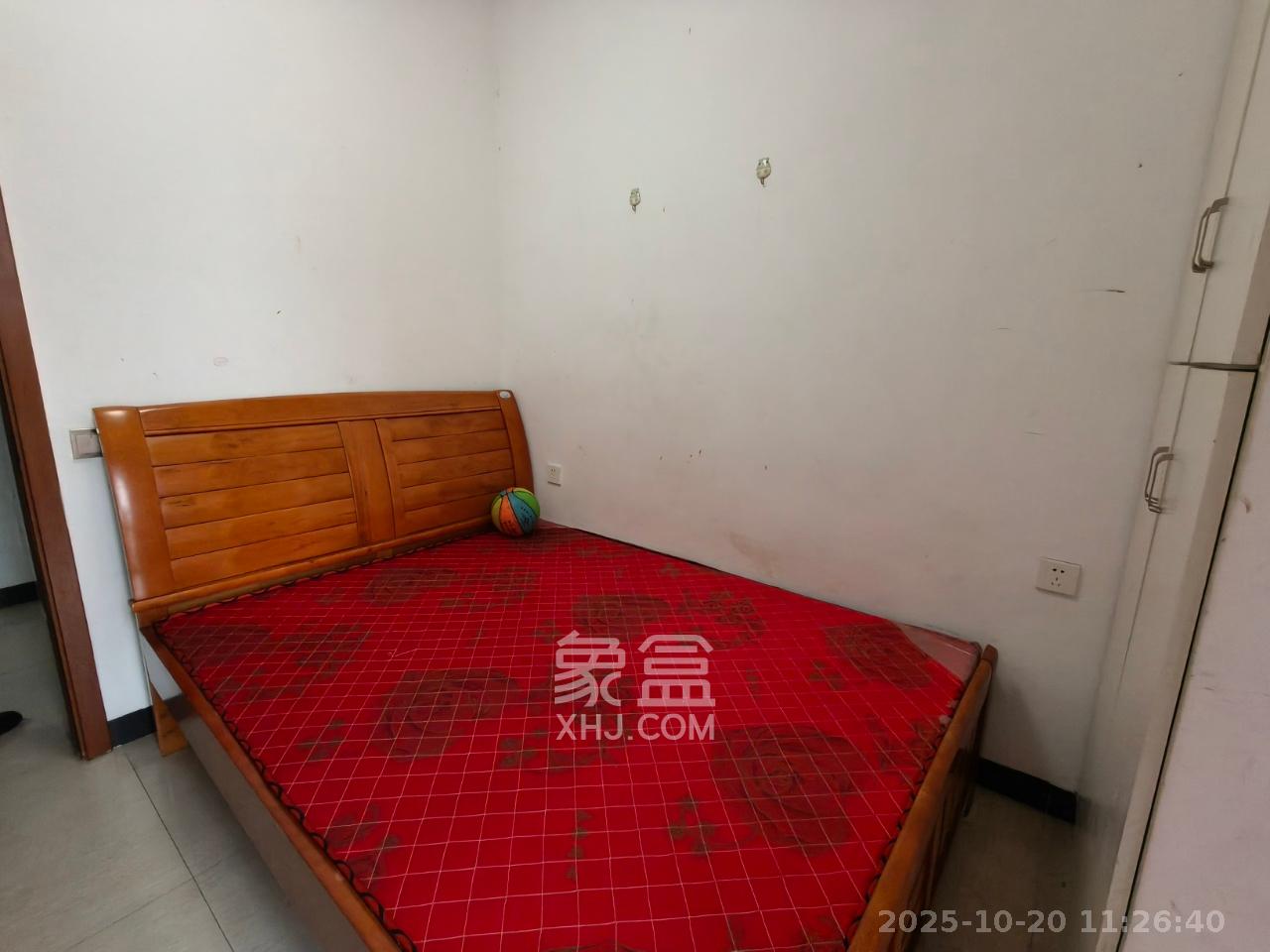 枫华府第  3室2厅2卫    1900.0元/月 枫华府第  3室2厅2卫    1900.0元/月室内图