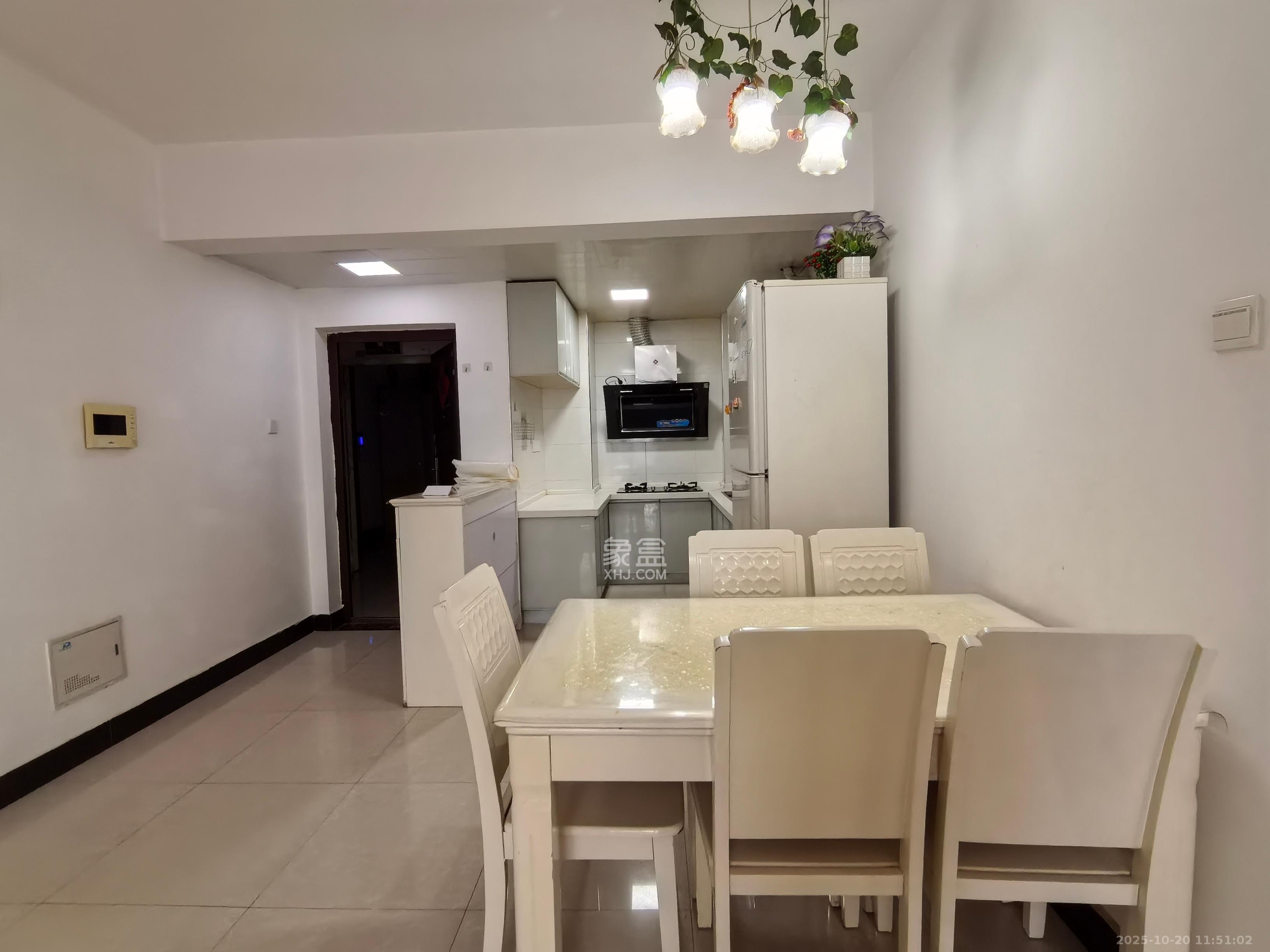 钰龙天下二期（钰龙佳园）  1室2厅1卫    2200.0元/月室内图