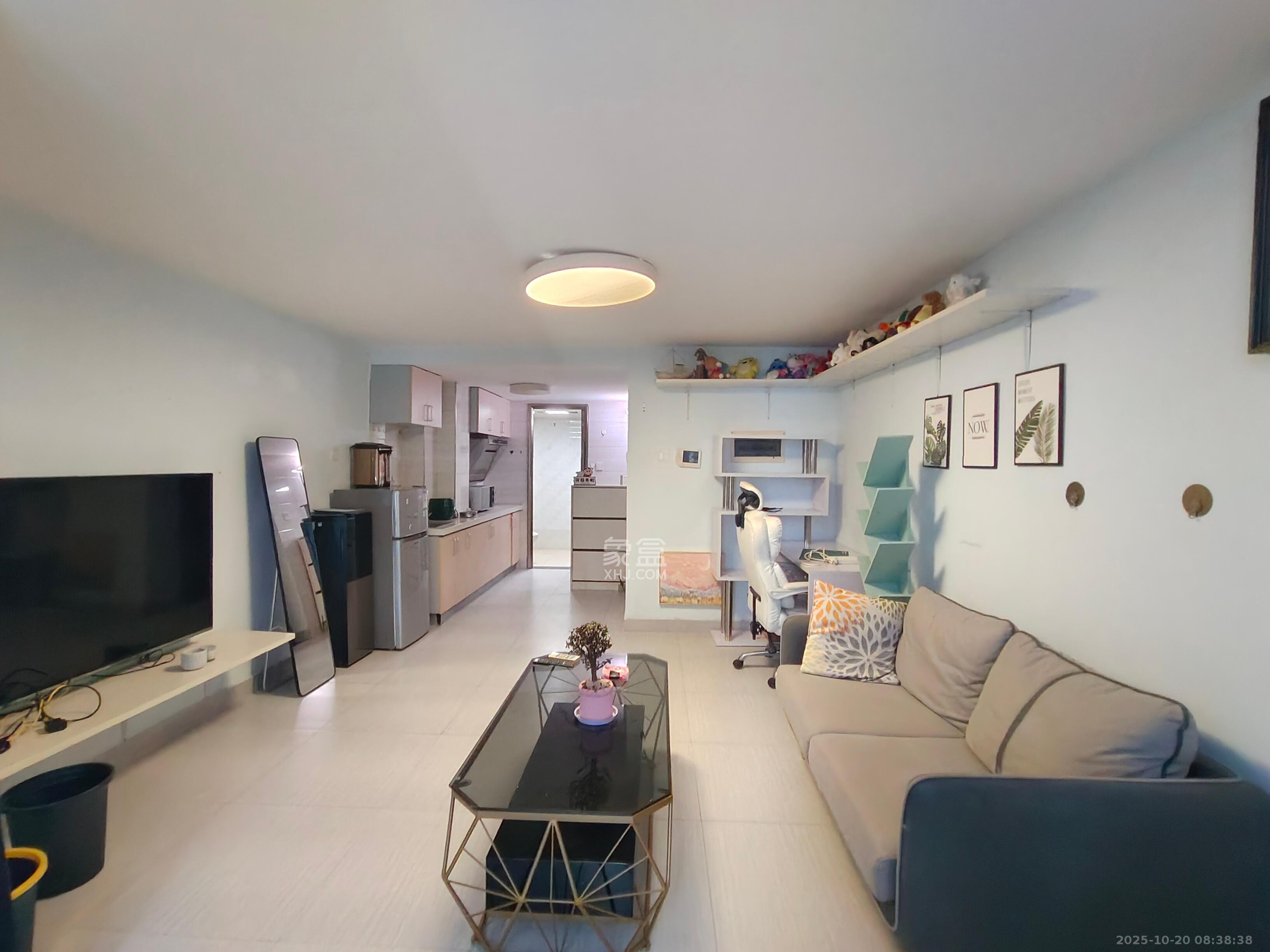 融圣国际  2室1厅1卫    2000.0元/月 融圣国际  2室1厅1卫    2000.0元/月室内图1