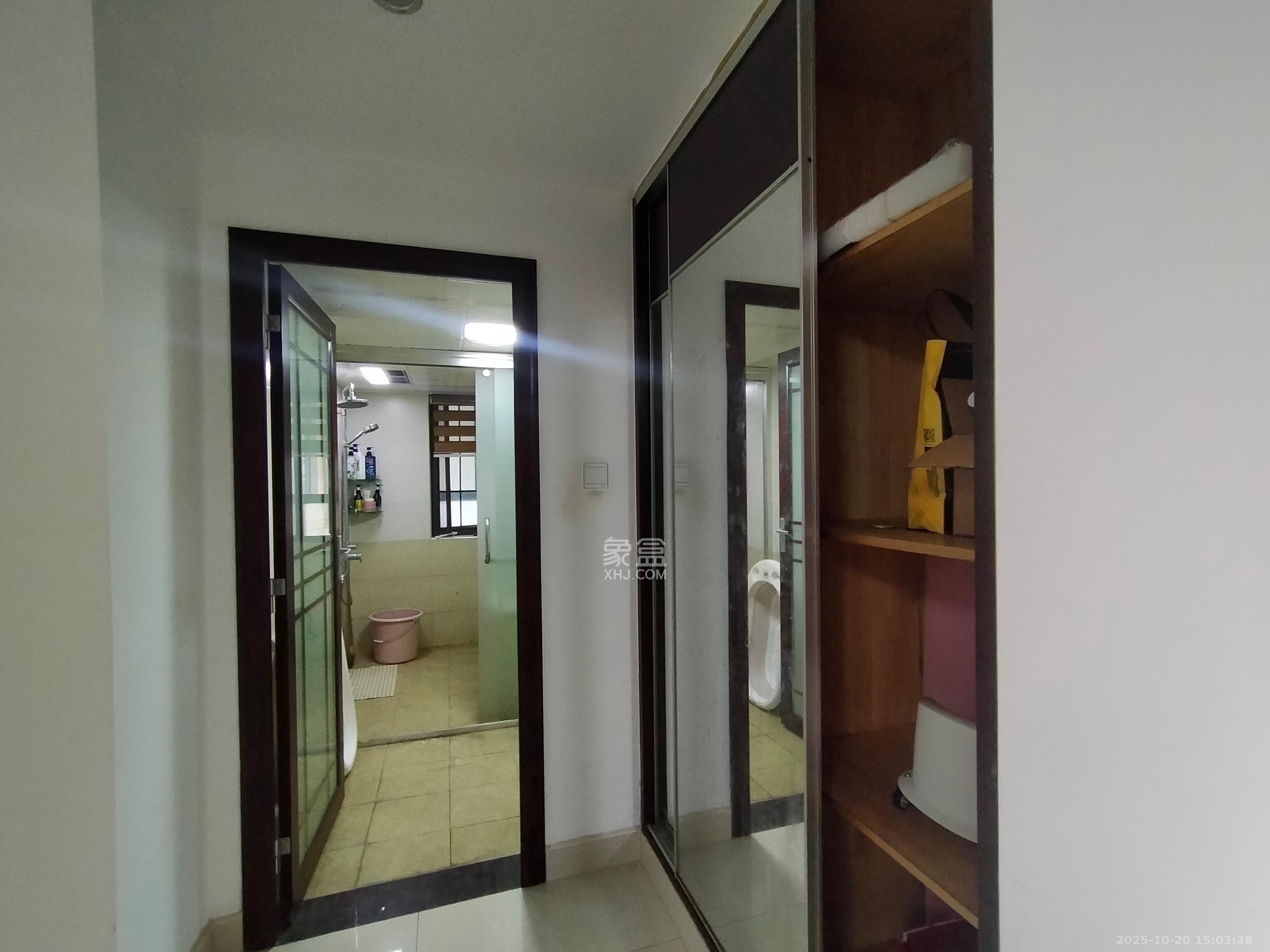 宏聚地中海 3室2厅2卫 2300.0元/月 宏聚地中海 3室2厅2卫 2300.0元/月室内图