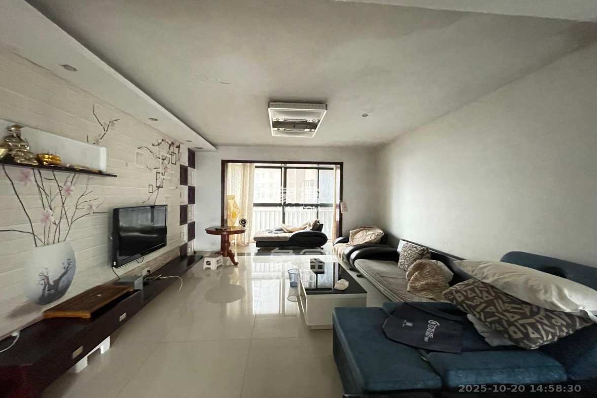 圆梦完美生活  3室2厅2卫    2100.0元/月 圆梦完美生活  3室2厅2卫    2100.0元/月室内图