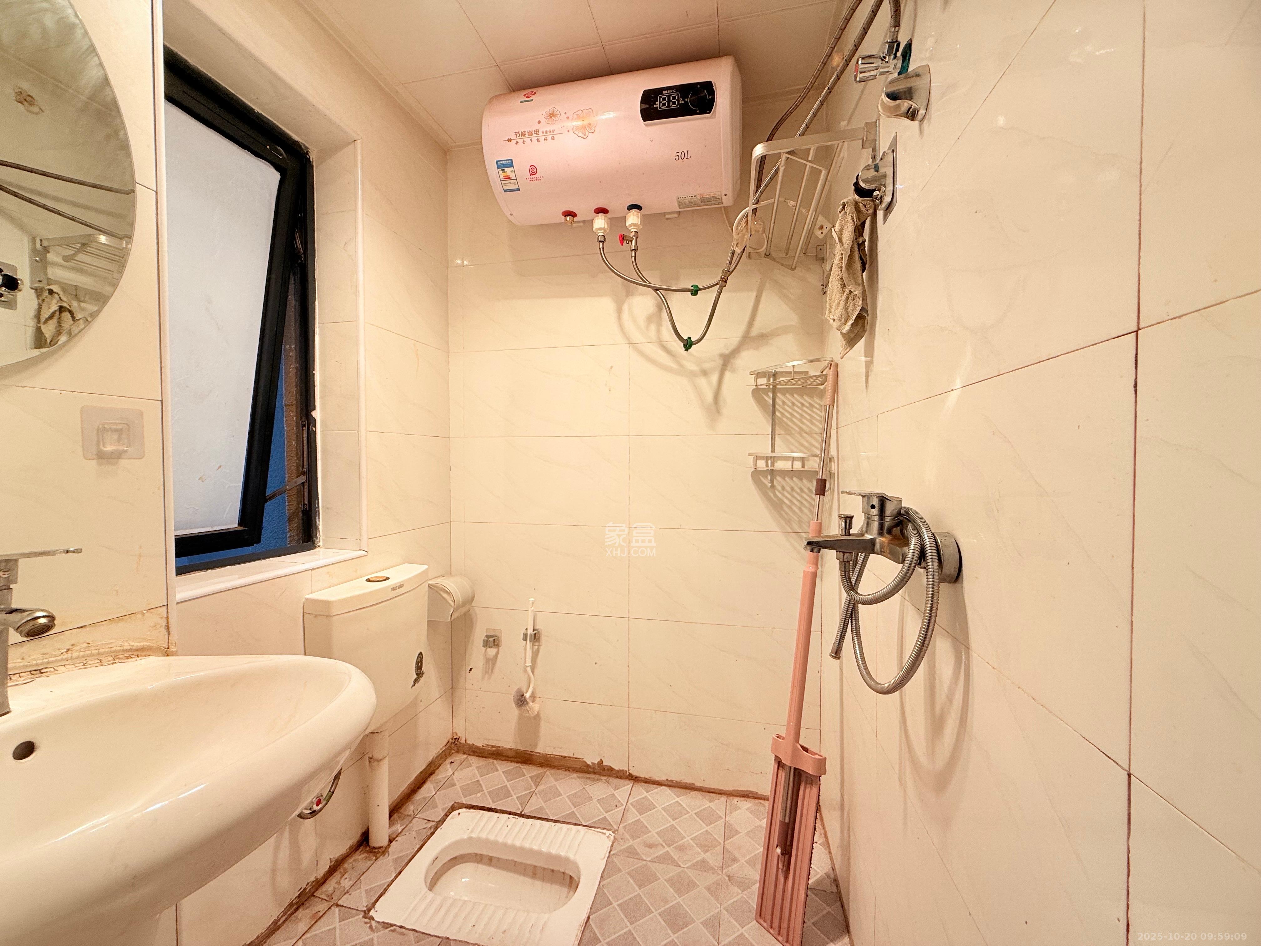 中建梅溪湖中心  4室2厅2卫    3200.0元/月