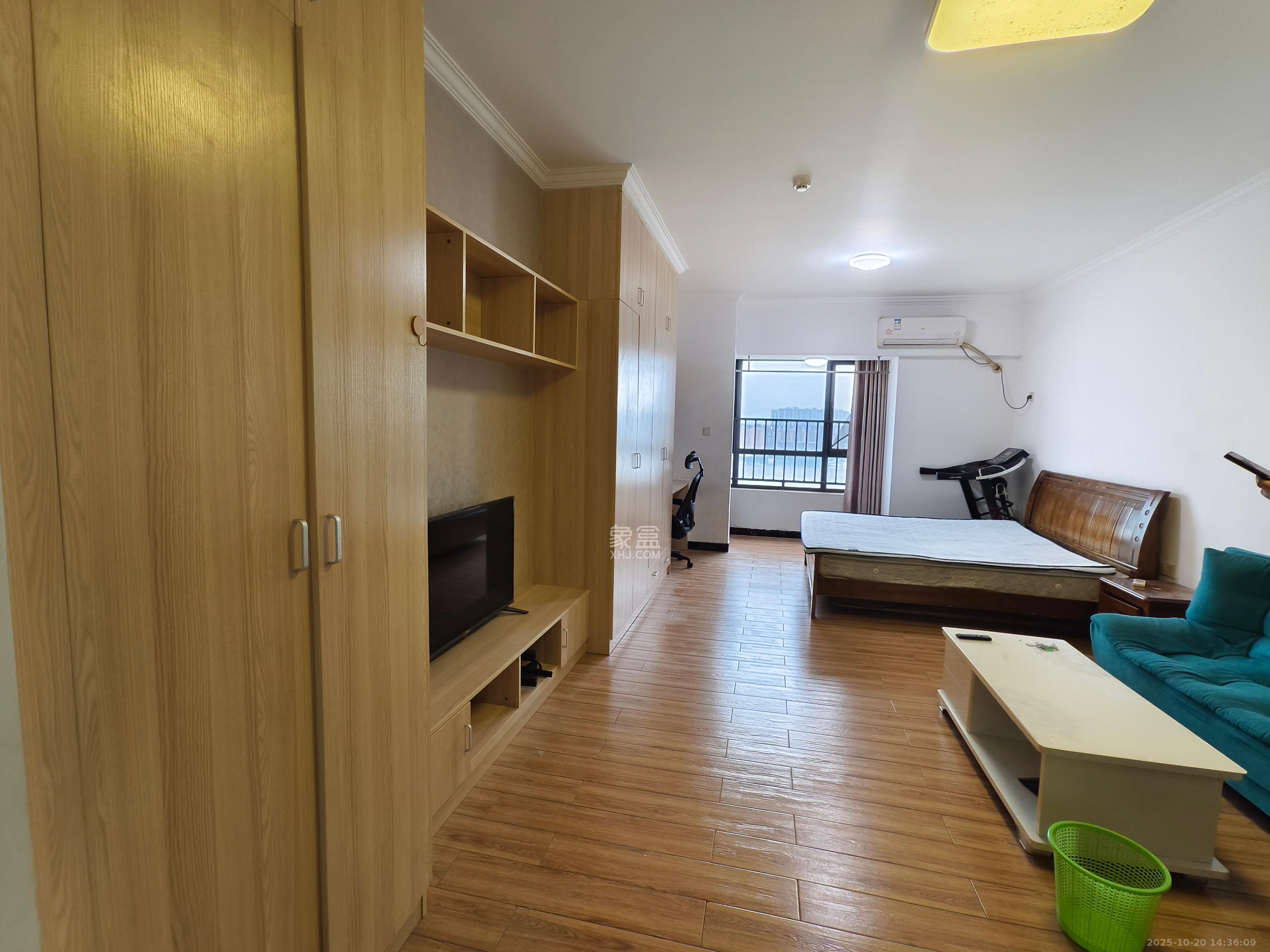 九峰远见  1室1厅1卫    1350.0元/月 九峰远见  1室1厅1卫    1350.0元/月