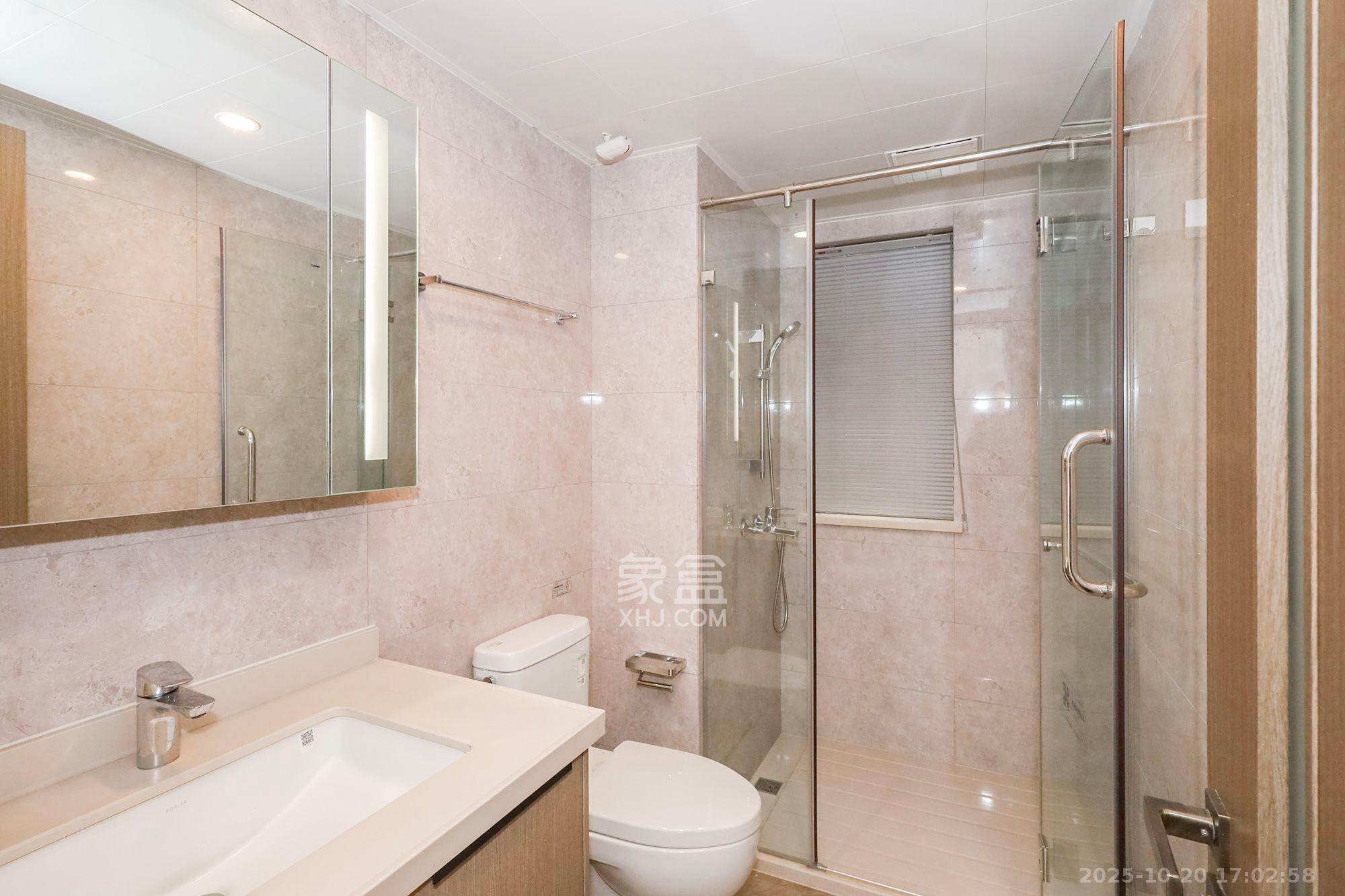 龙湖铂金中心(龙湖春江郦城) 3室2厅2卫 4500.0元/月 龙湖铂金中心(龙湖春江郦城) 3室2厅2卫 4500.0元/月室内图