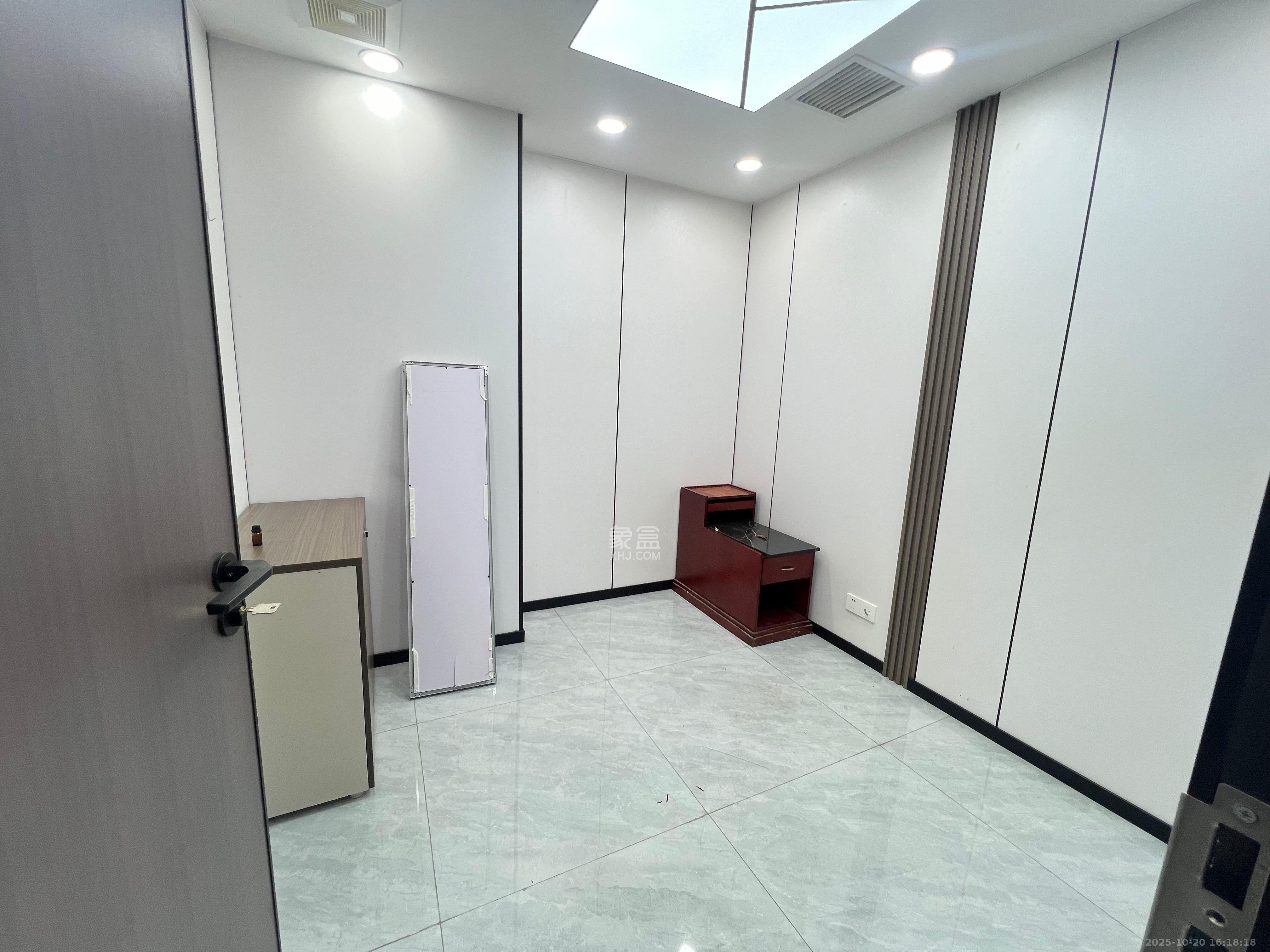 御溪国际  1室1厅1卫    4200.0元/月室内图