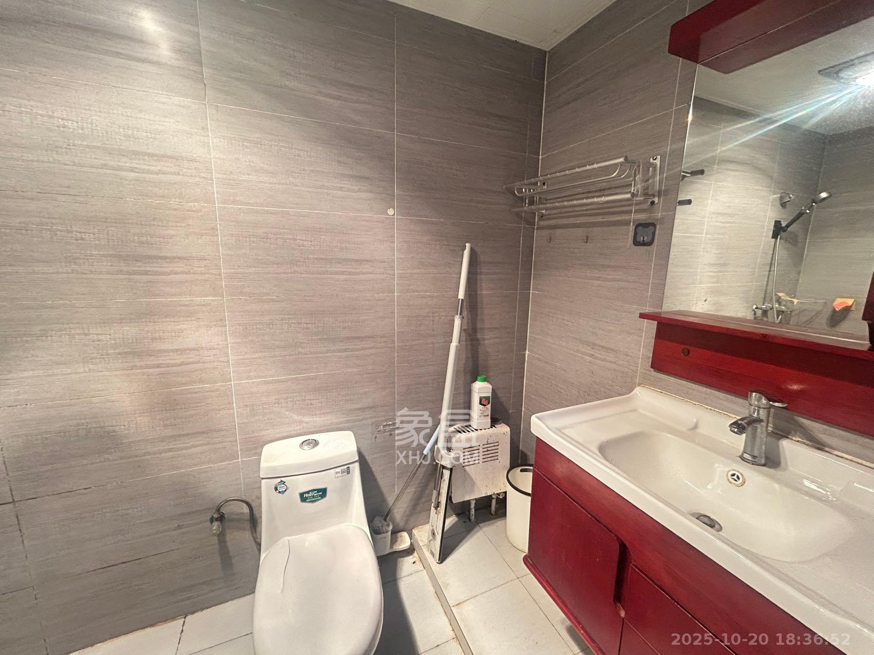 怡海星城  1室1厅1卫    1100.0元/月室内图