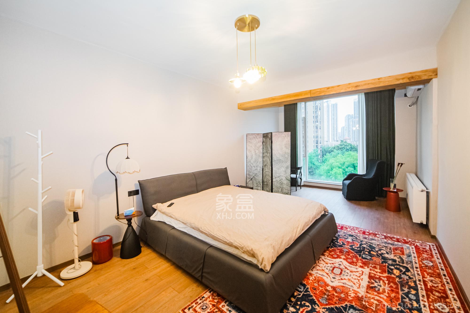 珠江郦城璞墅  5室2厅2卫    480.0万 珠江郦城璞墅  5室2厅2卫    480.0万卧室