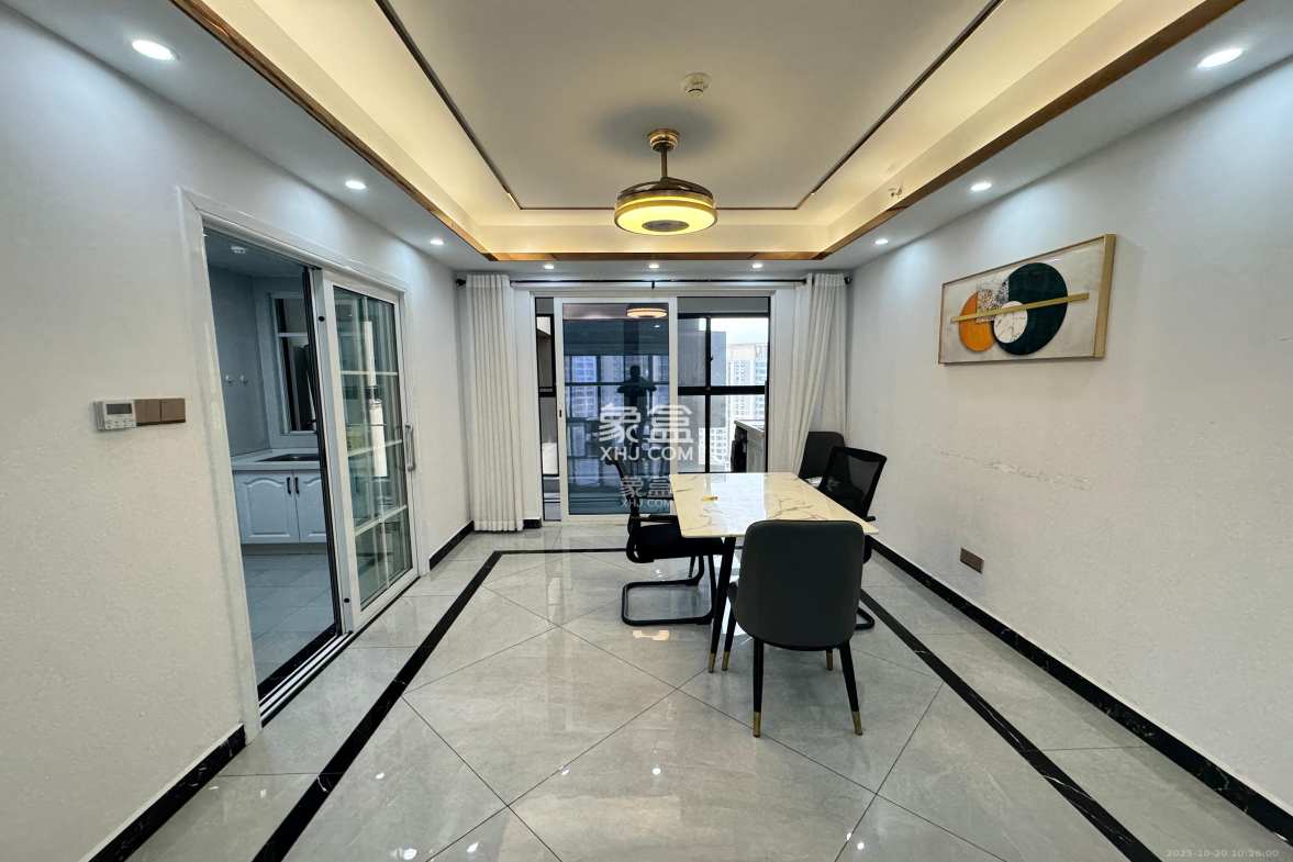 北辰三角洲C3区  5室2厅2卫    5800.0元/月 北辰三角洲C3区  5室2厅2卫    5800.0元/月室内图