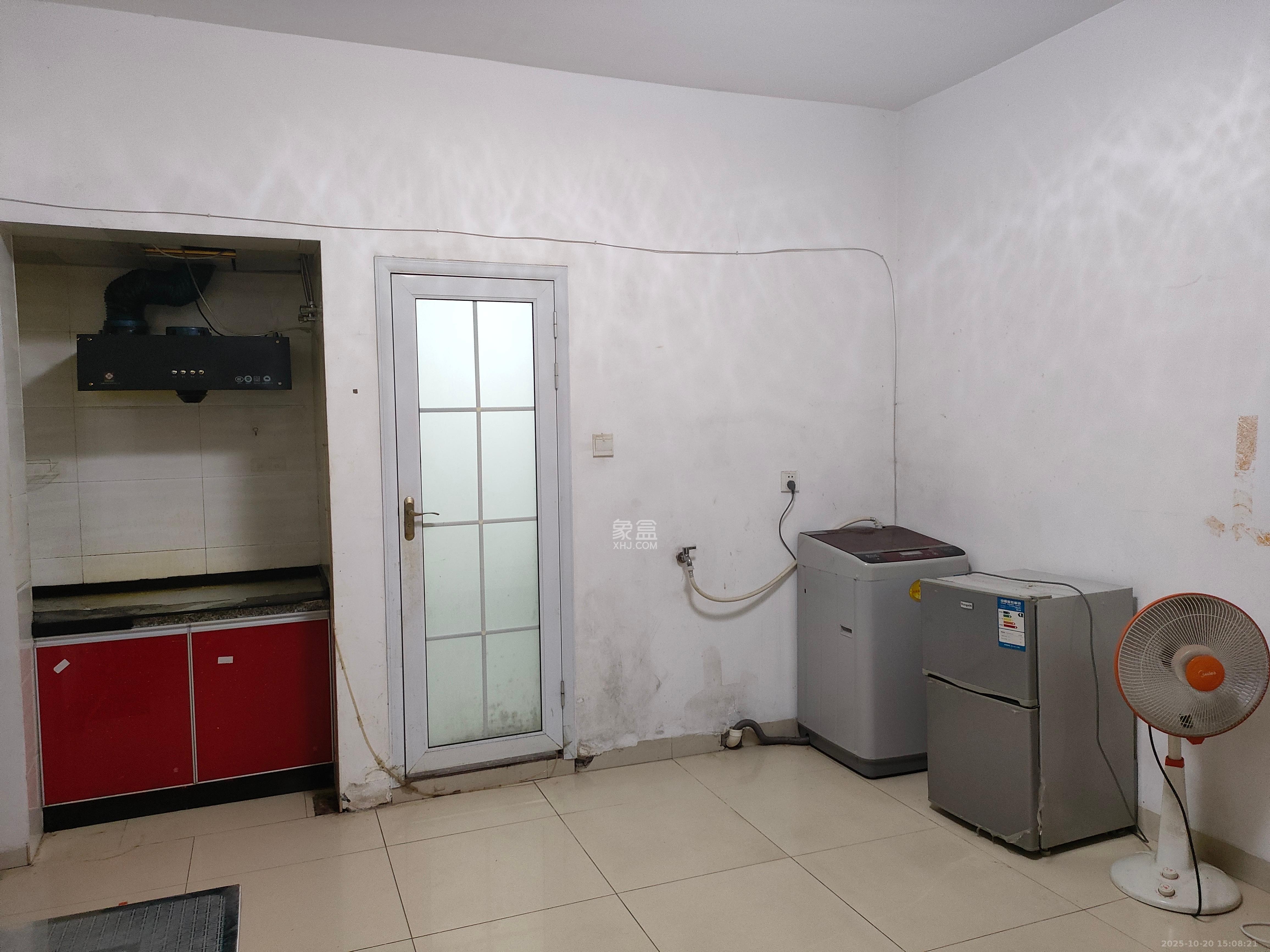 岳华嘉园 1室1厅1卫 1200.0元/月 岳华嘉园 1室1厅1卫 1200.0元/月室内图