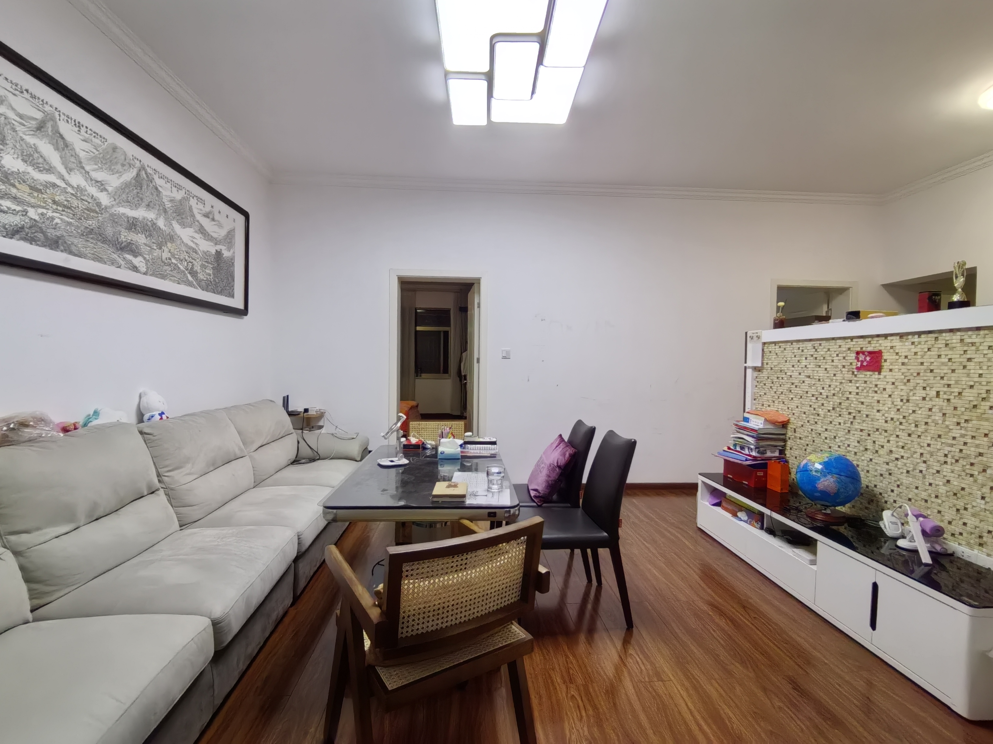 东贸街老国土局 4室2厅1卫 79.8万 东贸街老国土局 4室2厅1卫 79.8万客厅