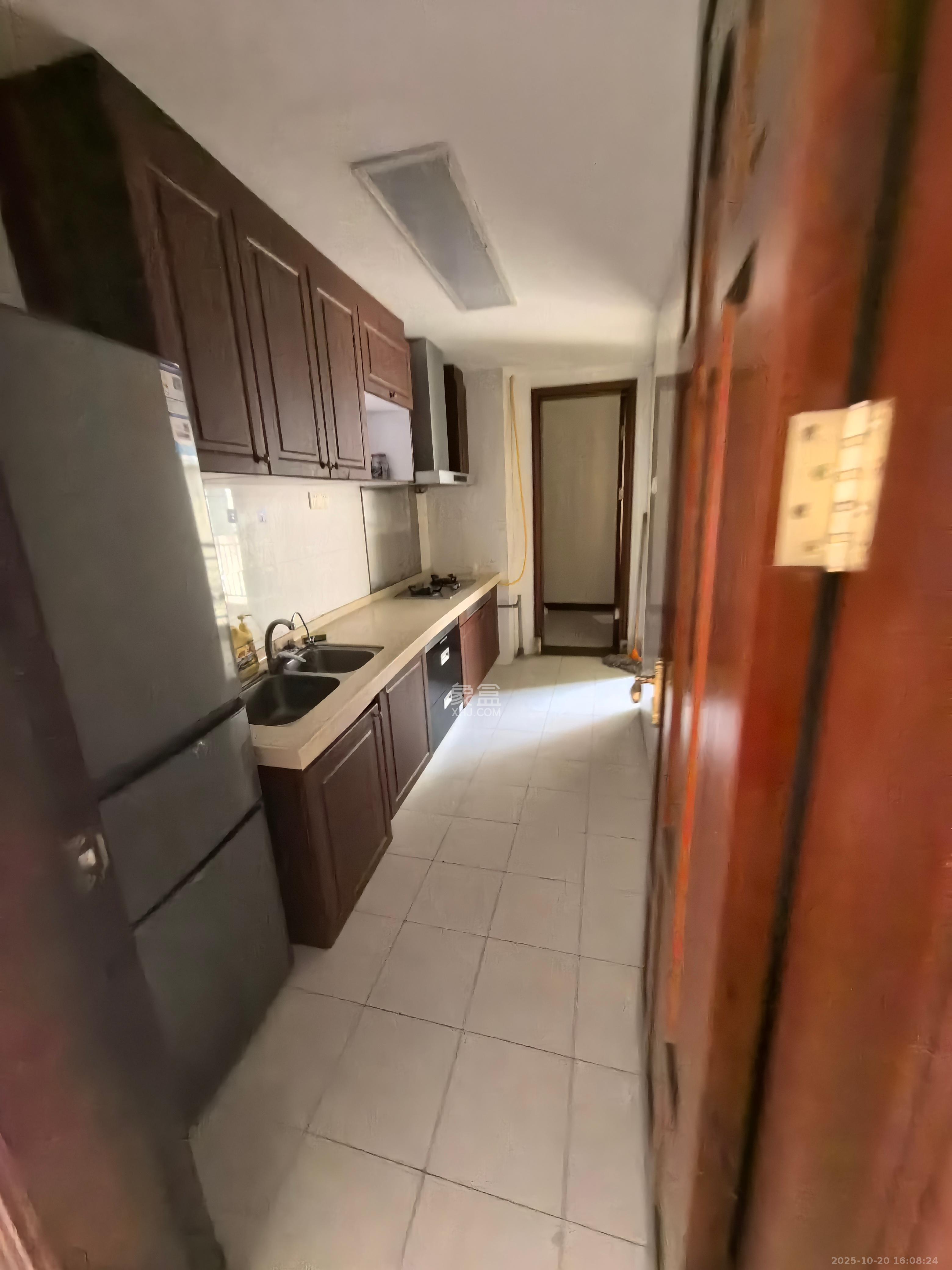 恒大城  4室2厅1卫    3000.0元/月 恒大城  4室2厅1卫    3000.0元/月